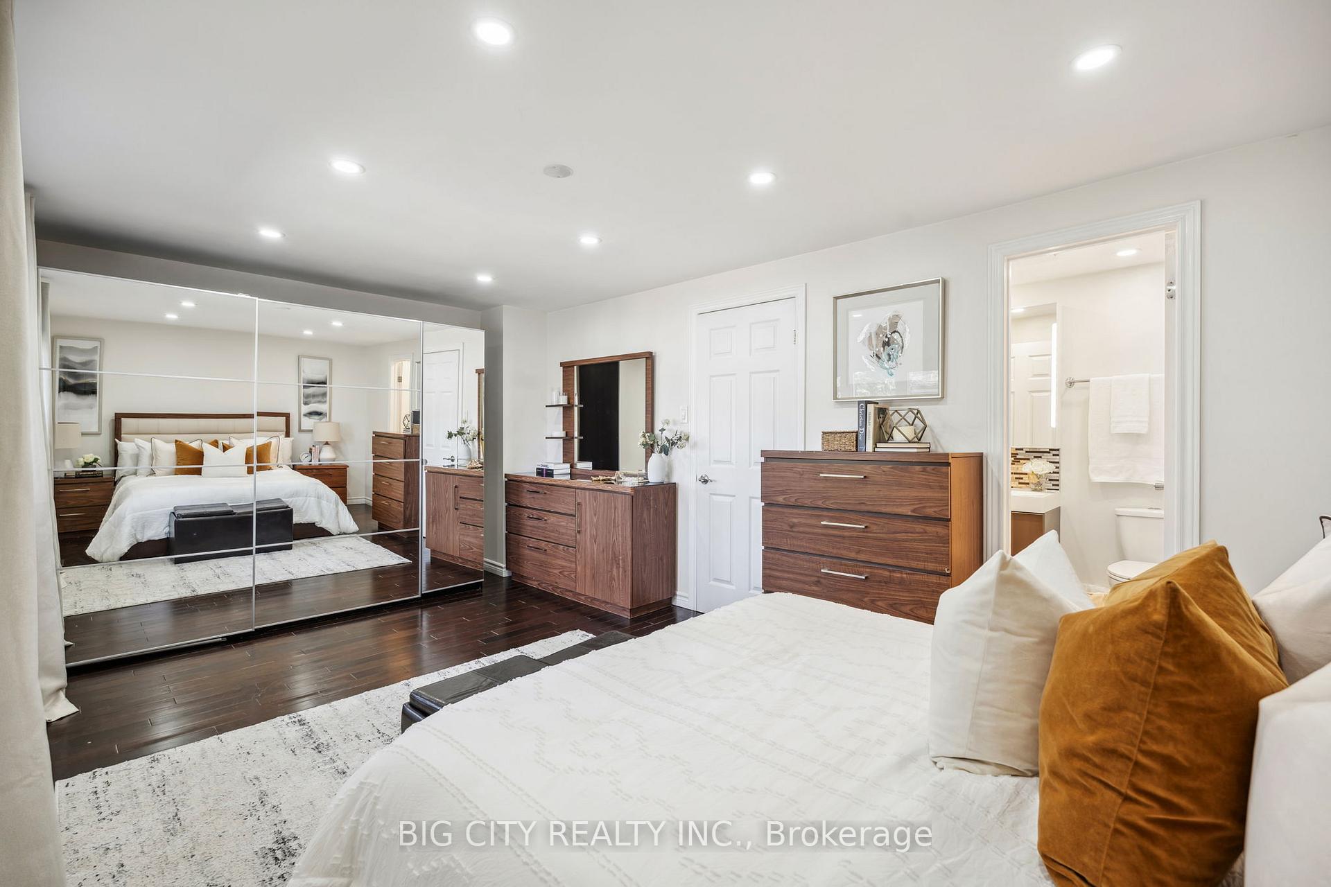 4 Bedrooms Condo at 321 Trudelle, Toronto For sale