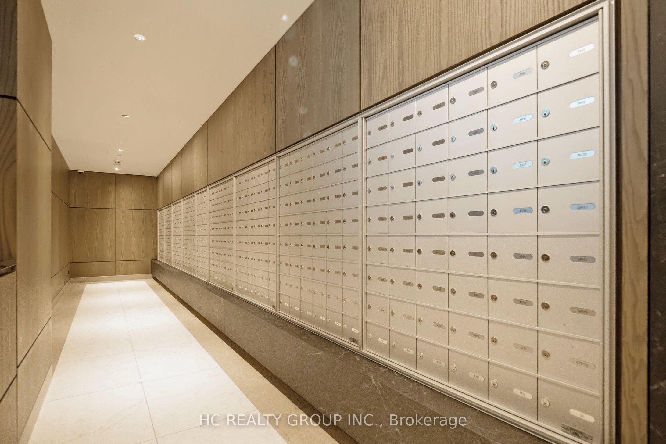 30 Inn On The Park Drive, #222