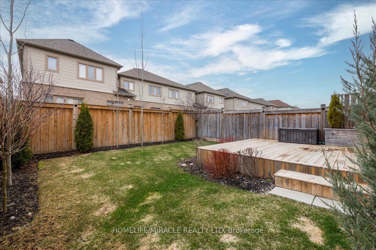 36 Hoard Avenue N