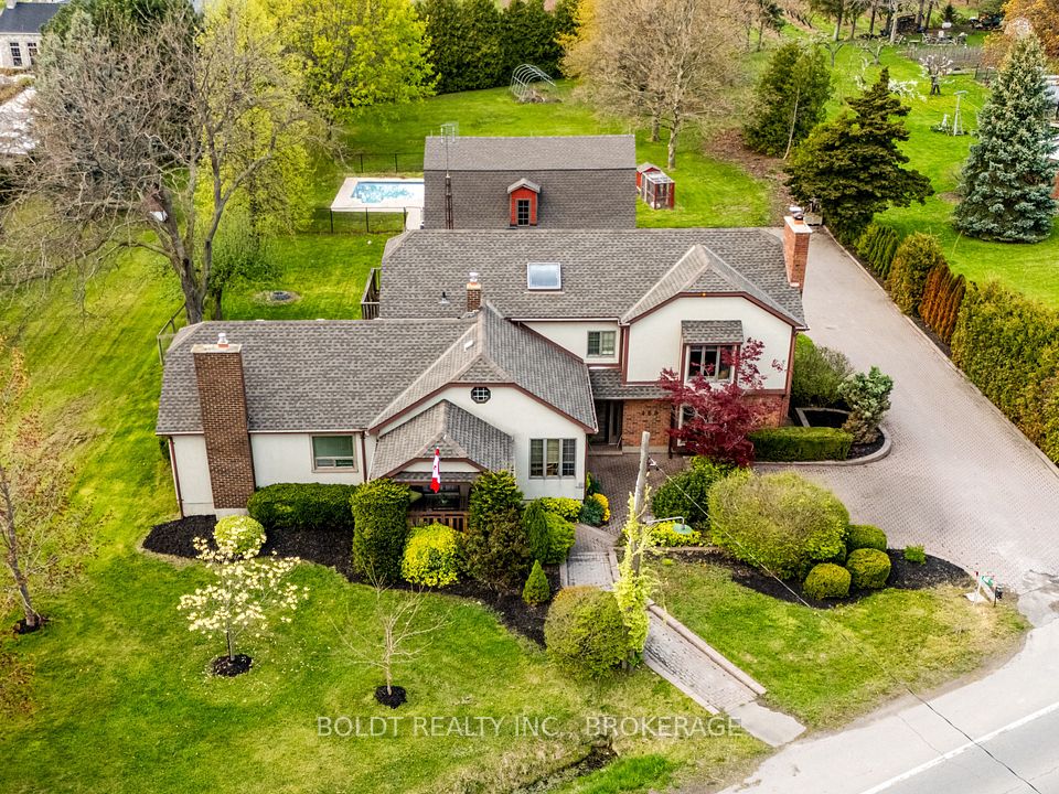 468 Lakeshore