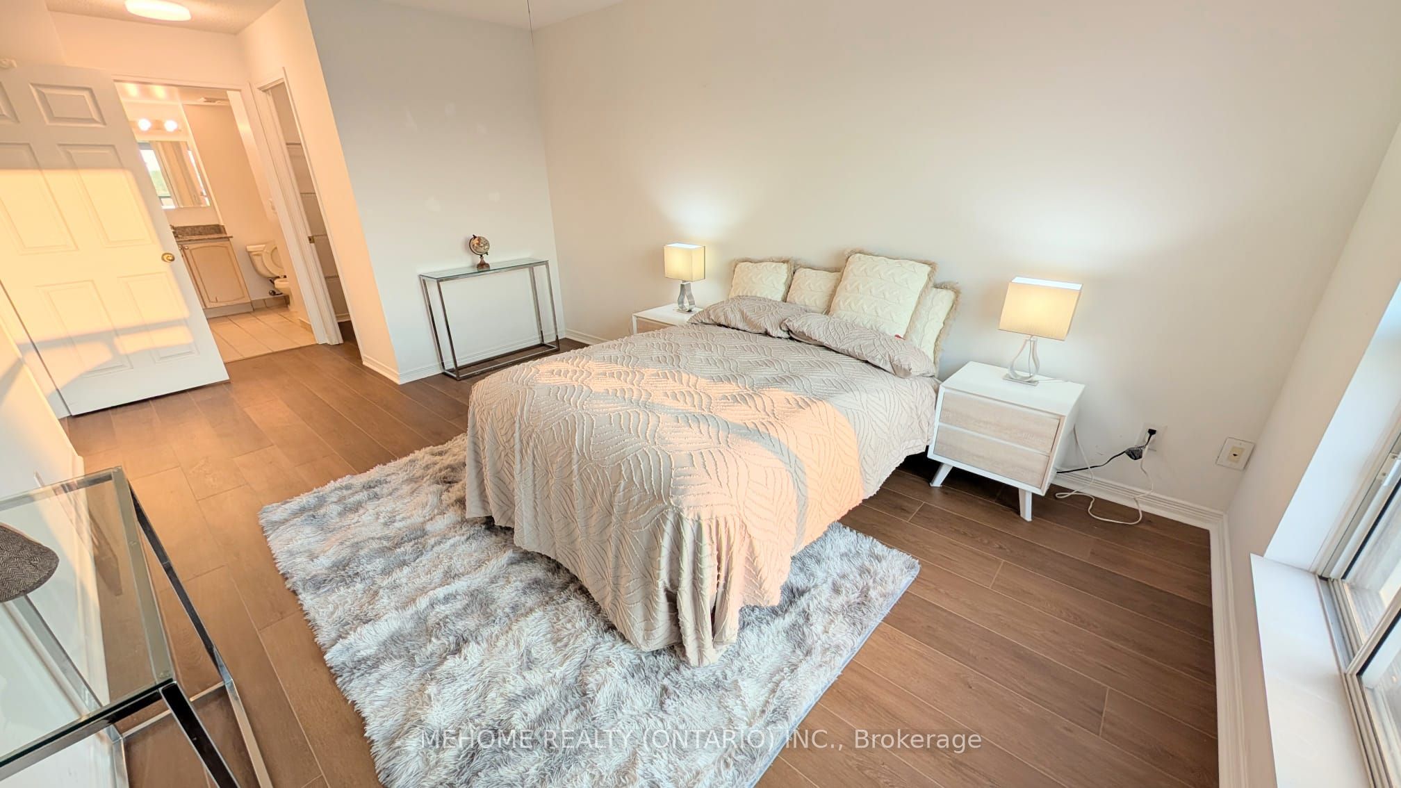 185 Oneida Crescent, #306
