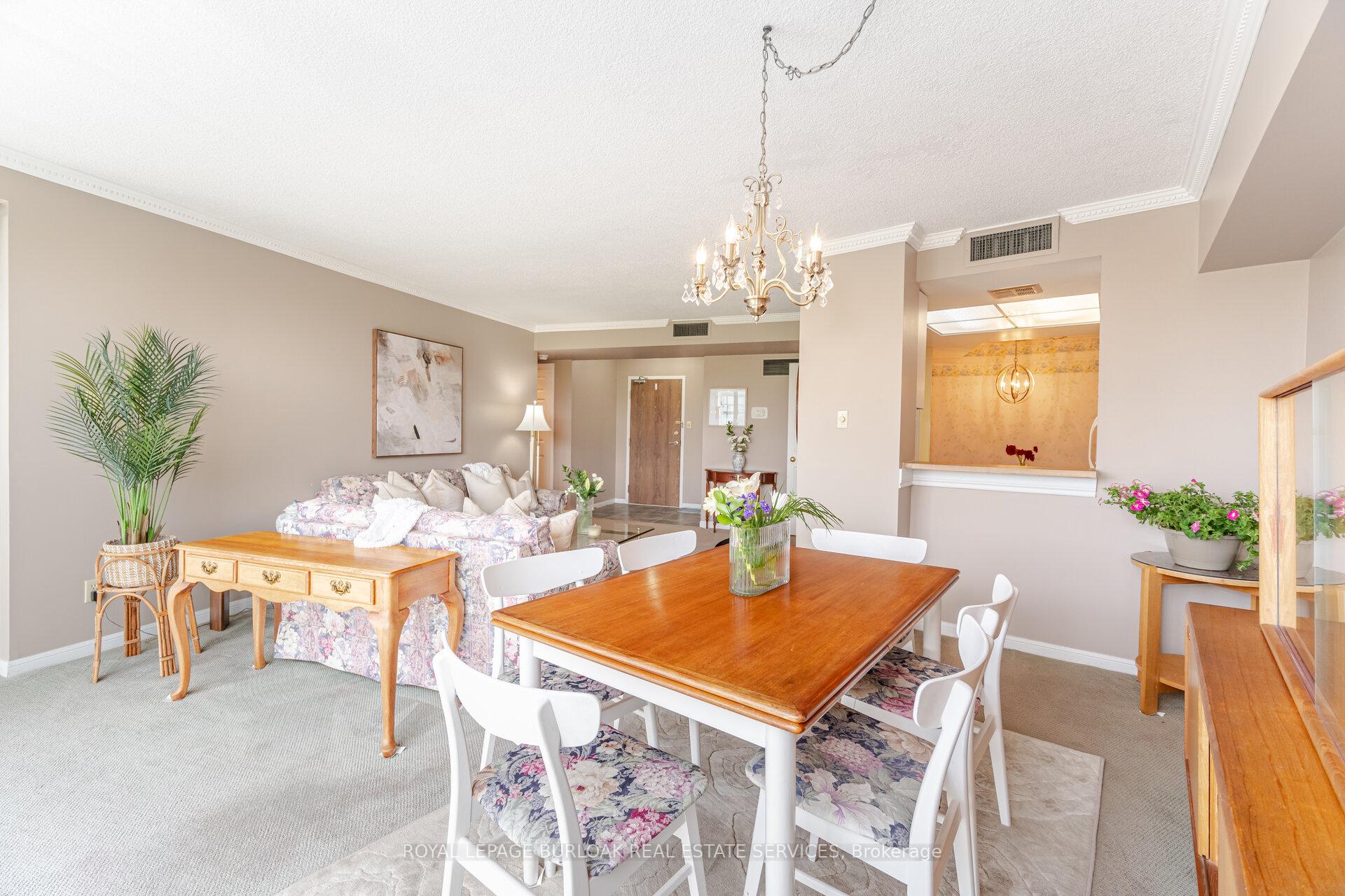 2 Bedrooms Condo at 1230 Marlborough, Oakville For sale