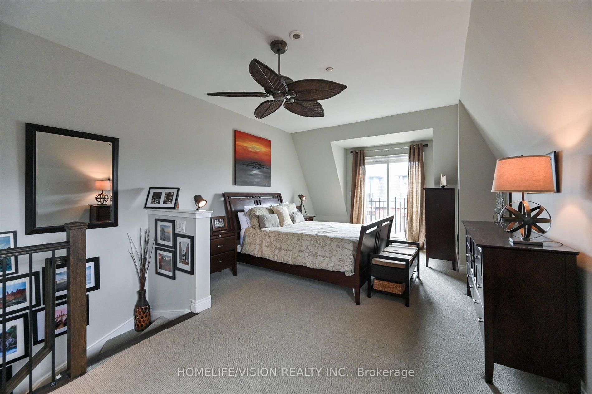 4 Bedrooms Condo at 2 Agar, Vaughan For sale
