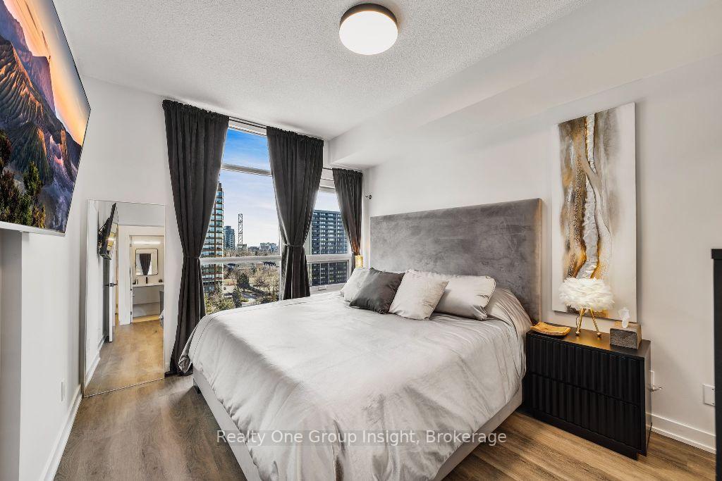 1 Bedroom Condo at 551 Maple,  Burlington For sale