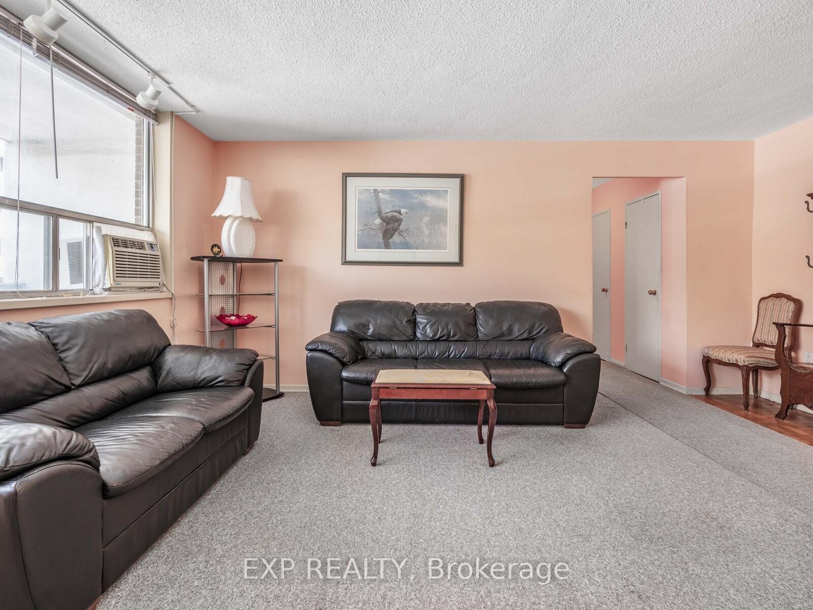 2 Bedrooms Co-op at 30 Gloucester, Toronto For sale