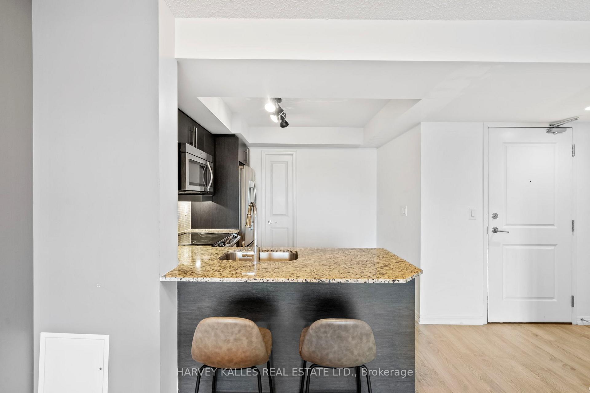 125 Western Battery Road 1316