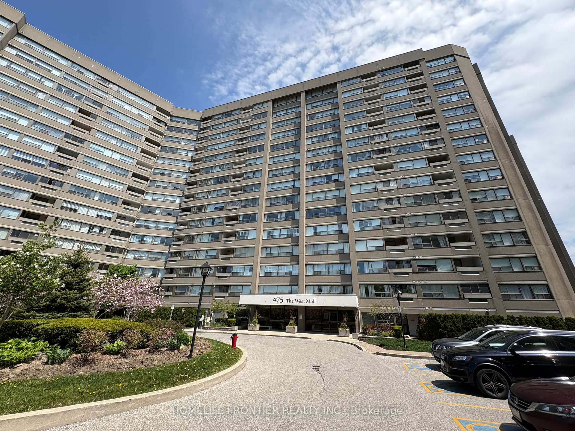 4 Bedrooms Condo at 475 The West Mall, Toronto For sale