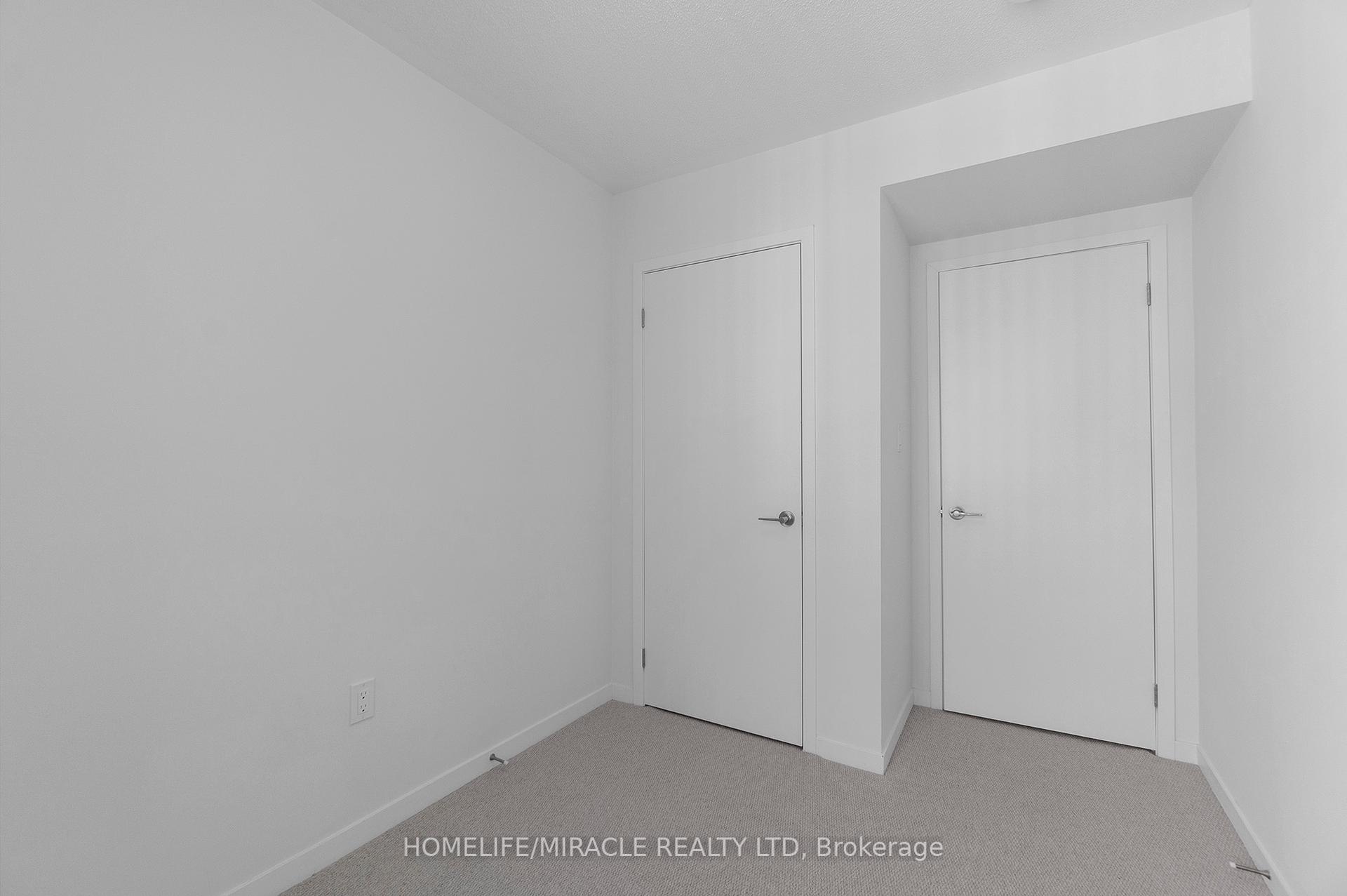 2 Bedrooms Condo at 5 William Jackson, Toronto For sale