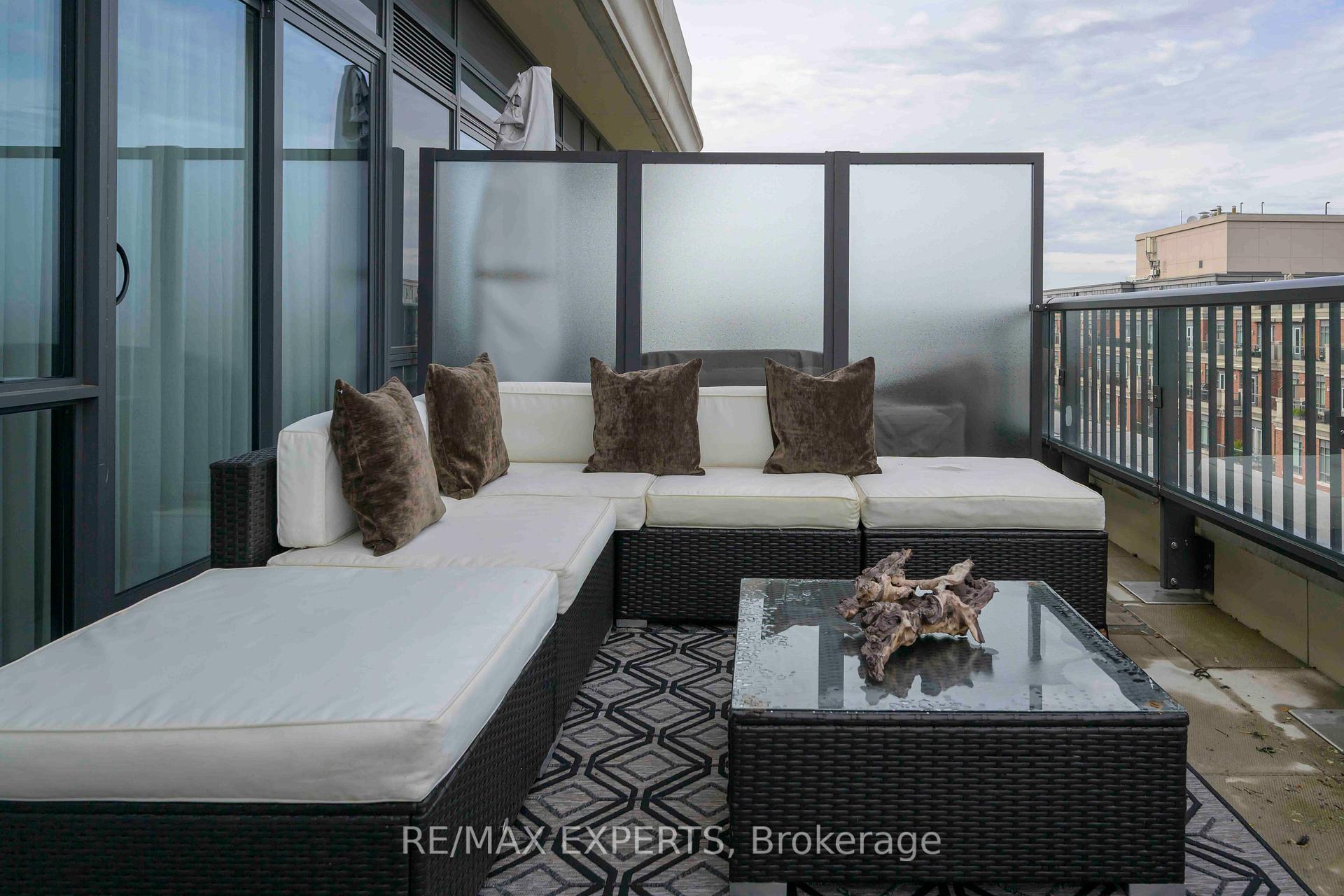 4 Bedrooms Condo at 1700 Avenue, Toronto For sale