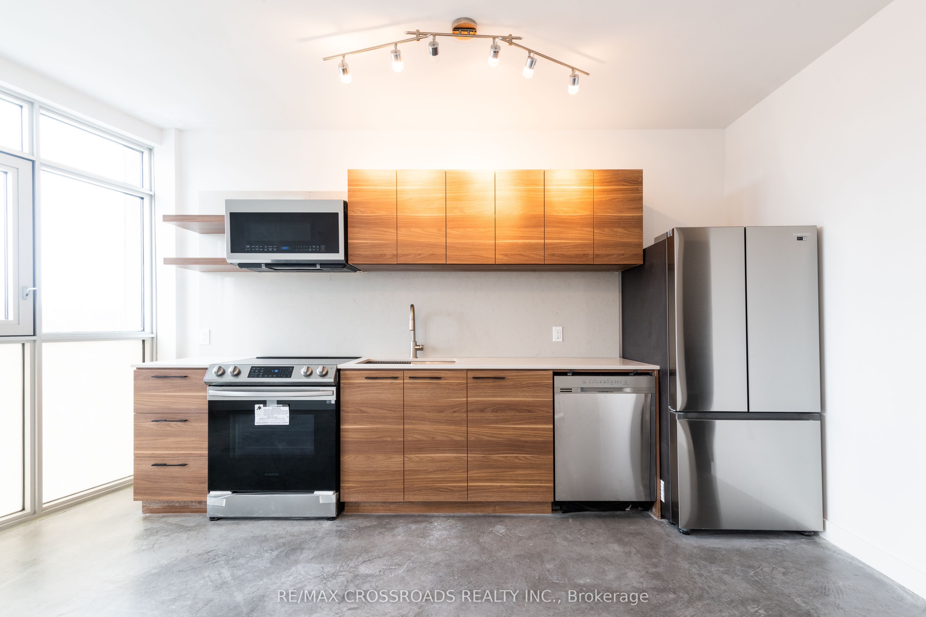 3333 Dundas Street W