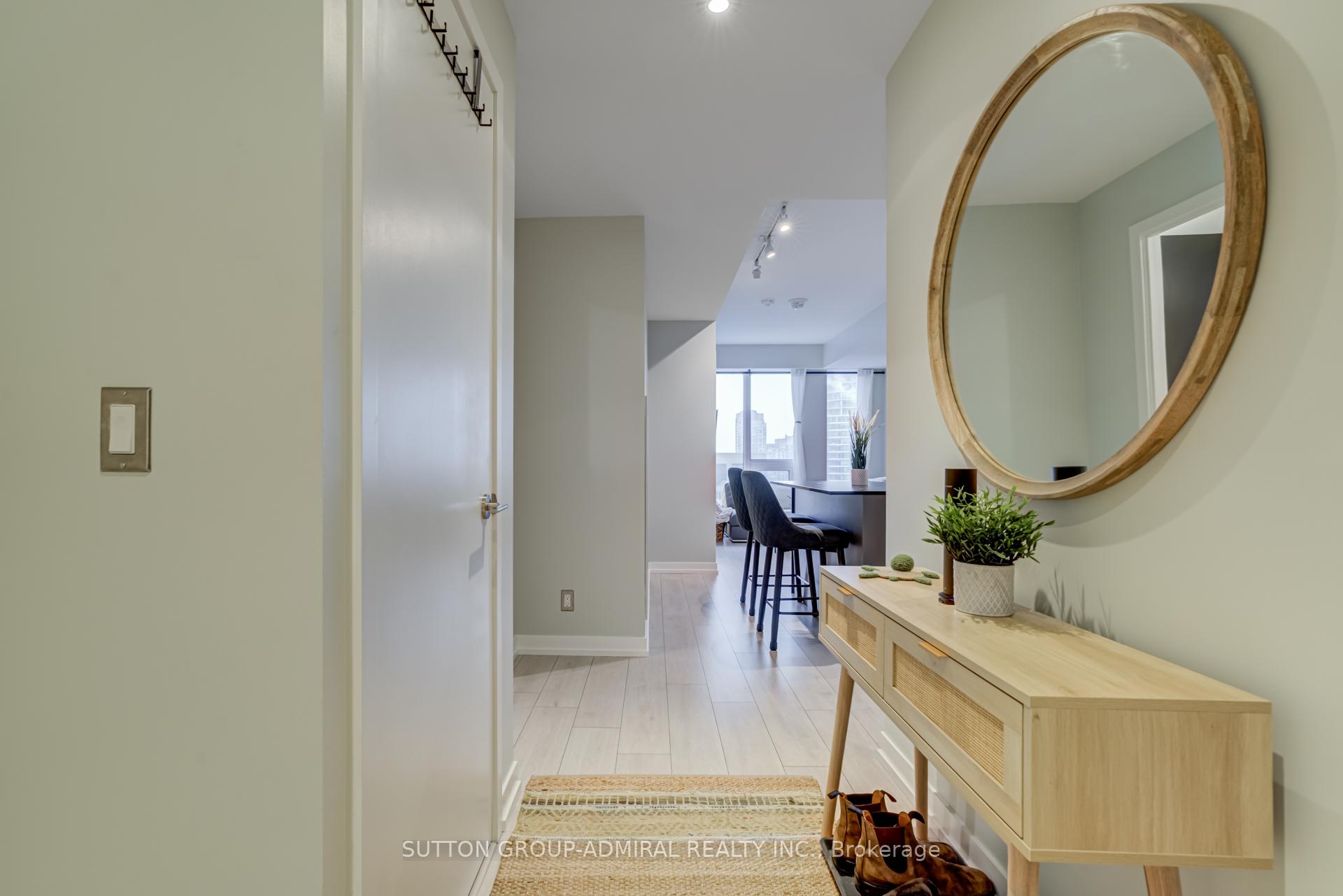 2 Bedrooms Condo at 55 Mercer,  Toronto For sale
