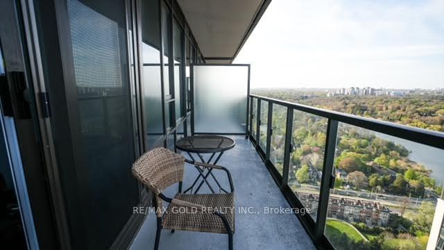 3 Bedrooms Condo at 1928 Lakeshore, Toronto For sale