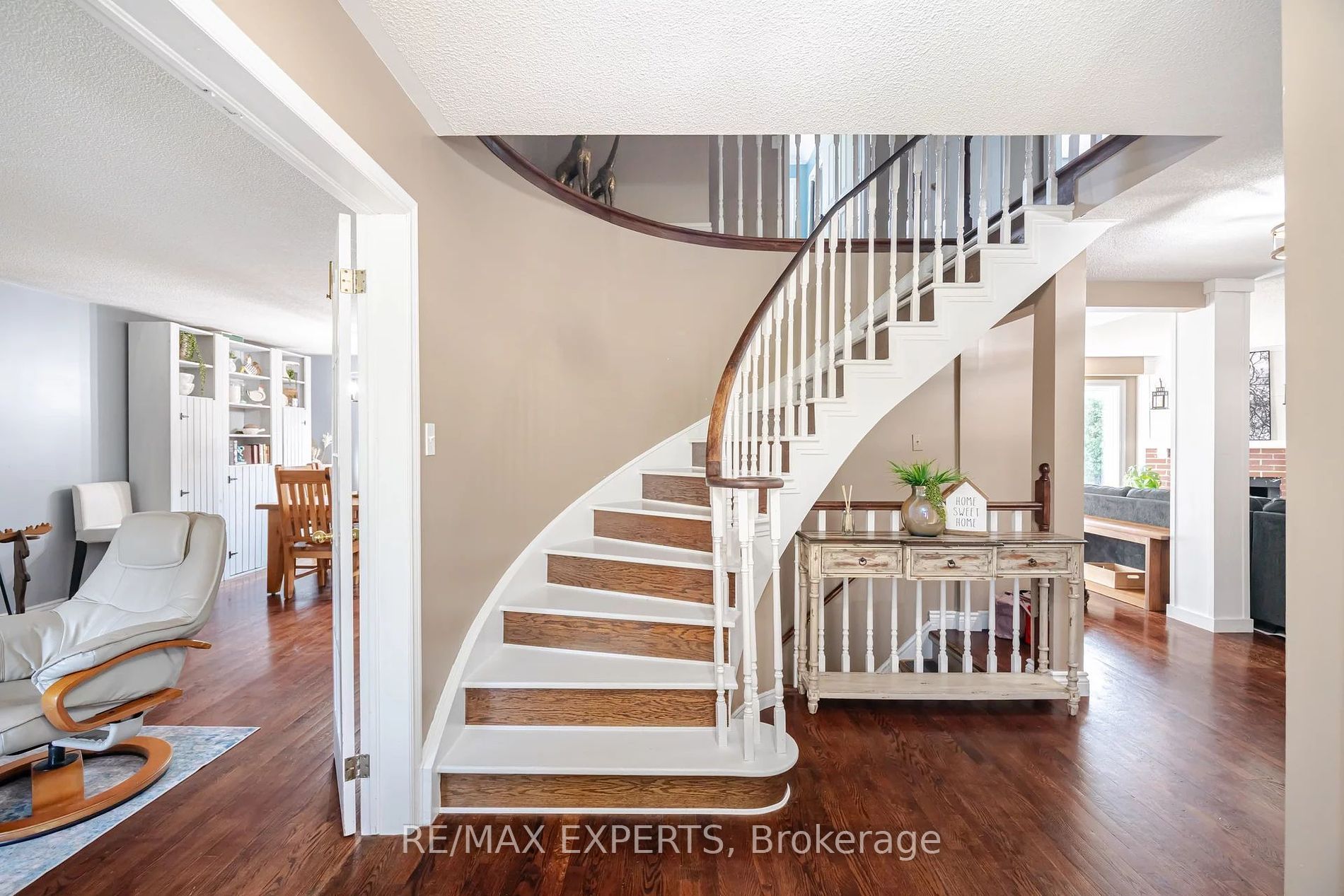 37 Erinlea Crescent