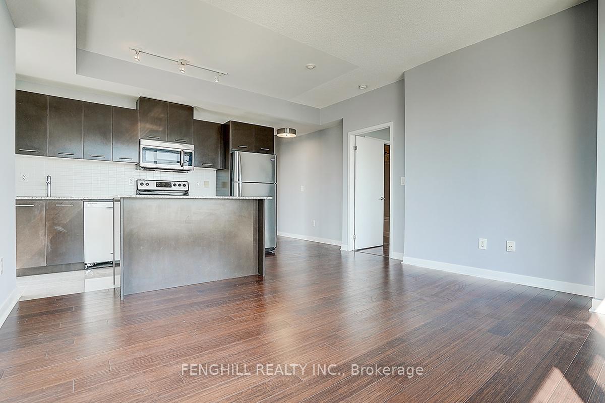 2 Bedrooms Condo at 365 Prince Of Wales, Mississauga For sale