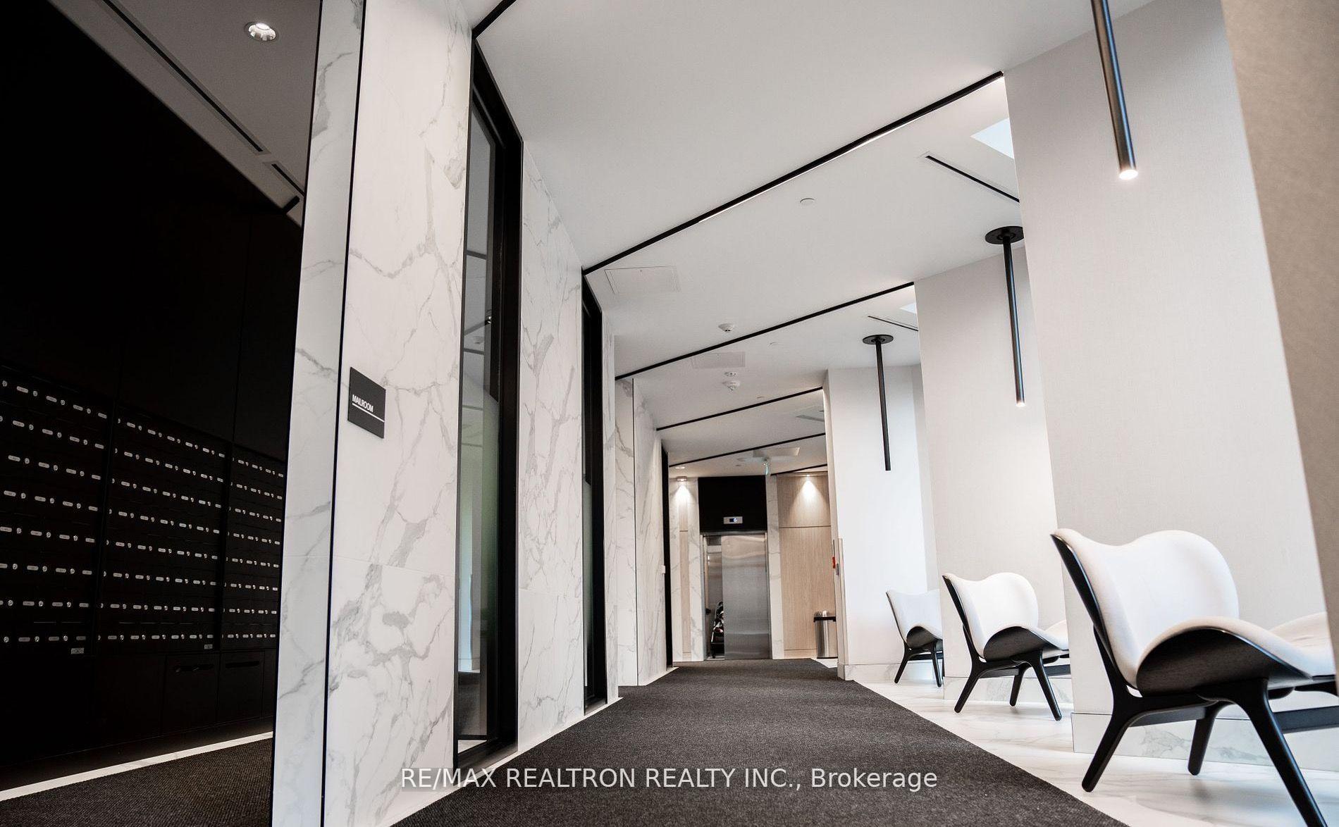 2 Bedrooms Condo at 30 Tretti,  Toronto For sale