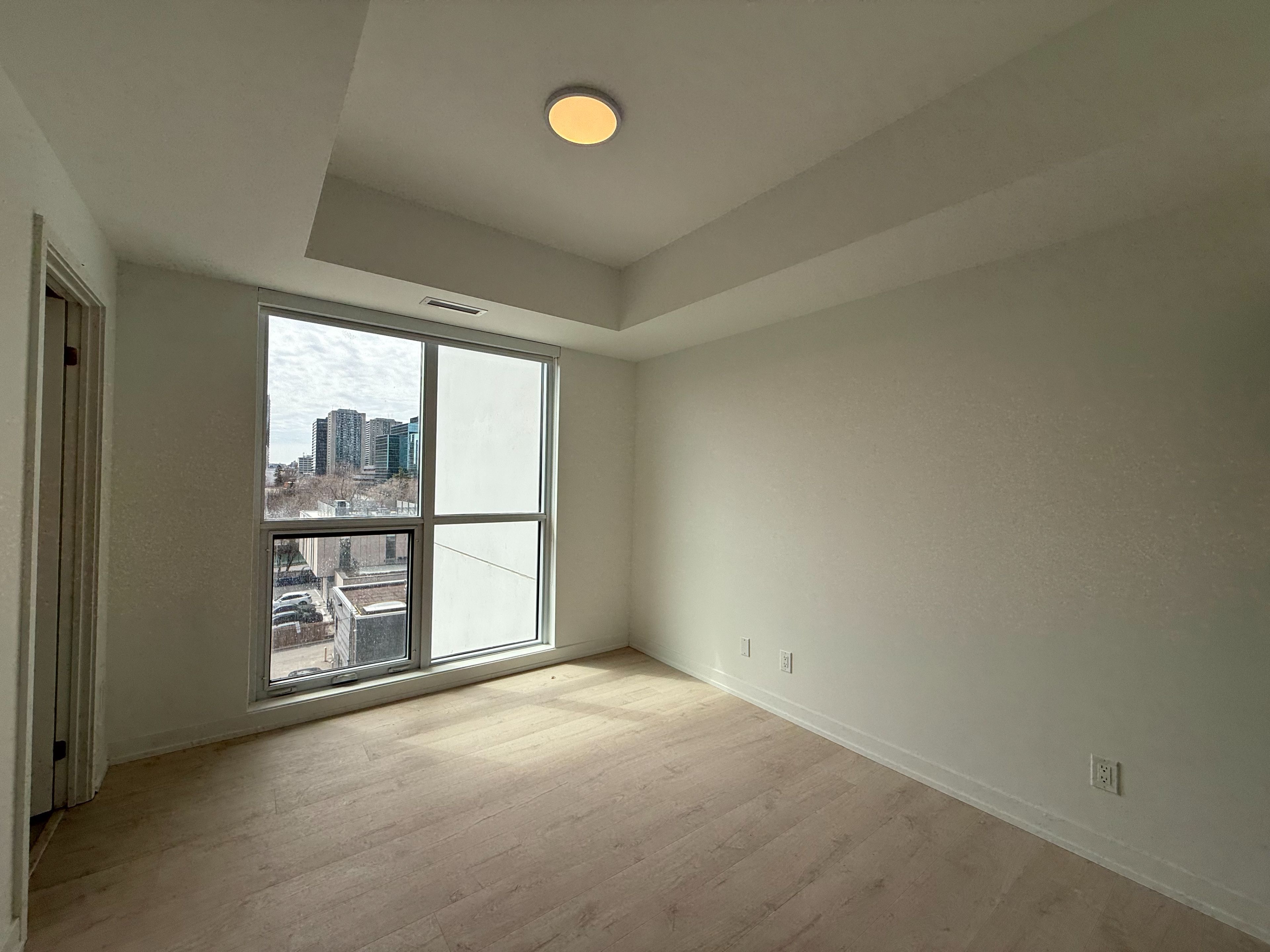 181 Sheppard Avenue E 423
