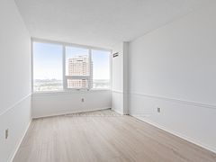 55 Skymark Drive 2004