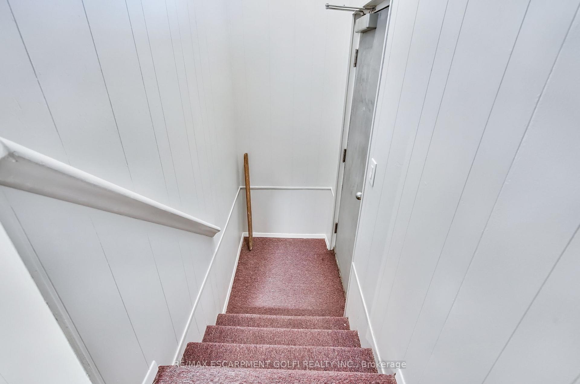 4 Bedrooms Condo at 3041 Glencrest,  Burlington For sale