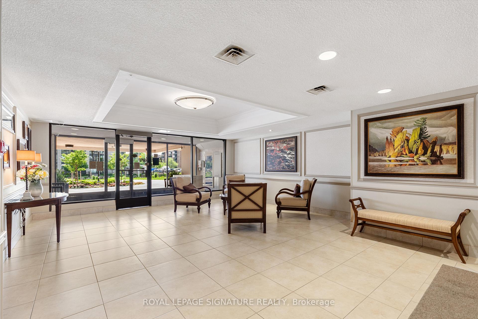 3 Bedrooms Condo at 2185 Marine, Oakville For sale