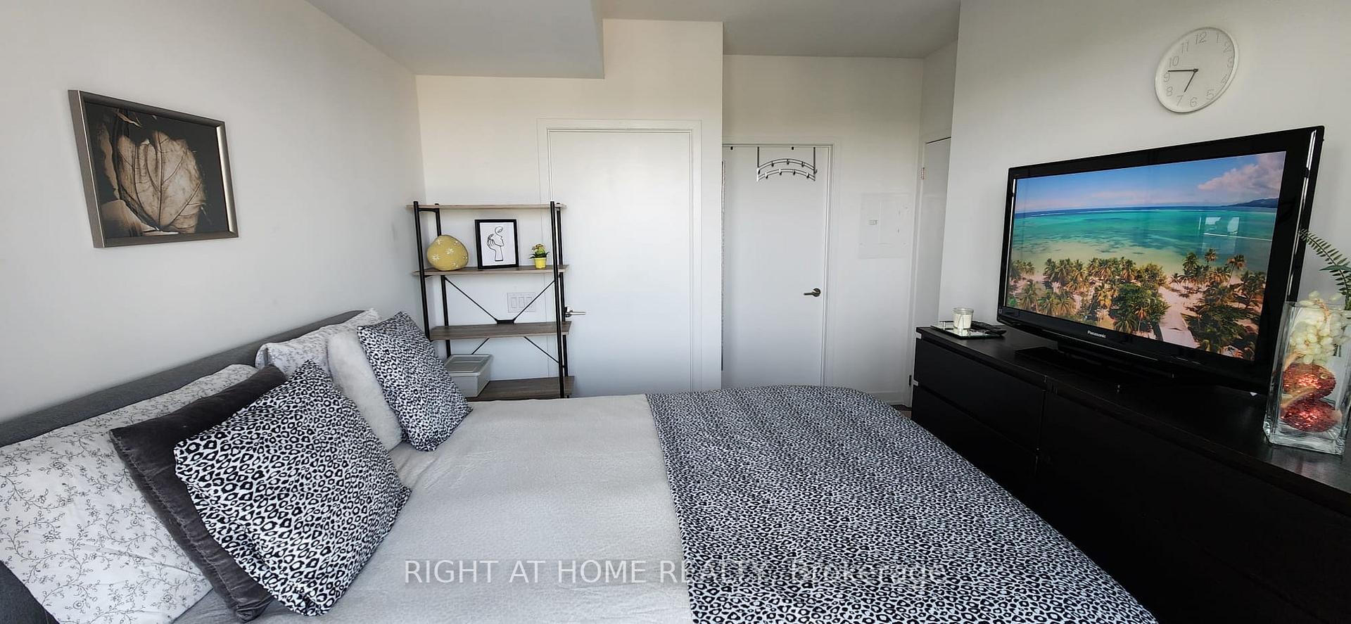 3 Bedrooms Condo at 20 O’Neill, Toronto For sale
