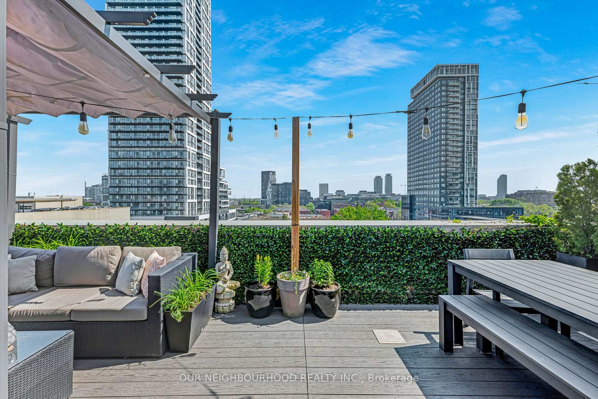 2 Bedrooms Condo at 736 Dundas, Toronto For sale