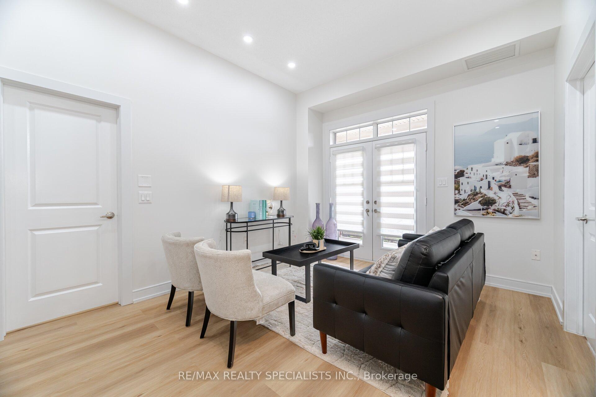 2 Bedrooms Condo at 2326 TAUNTON, Oakville For sale