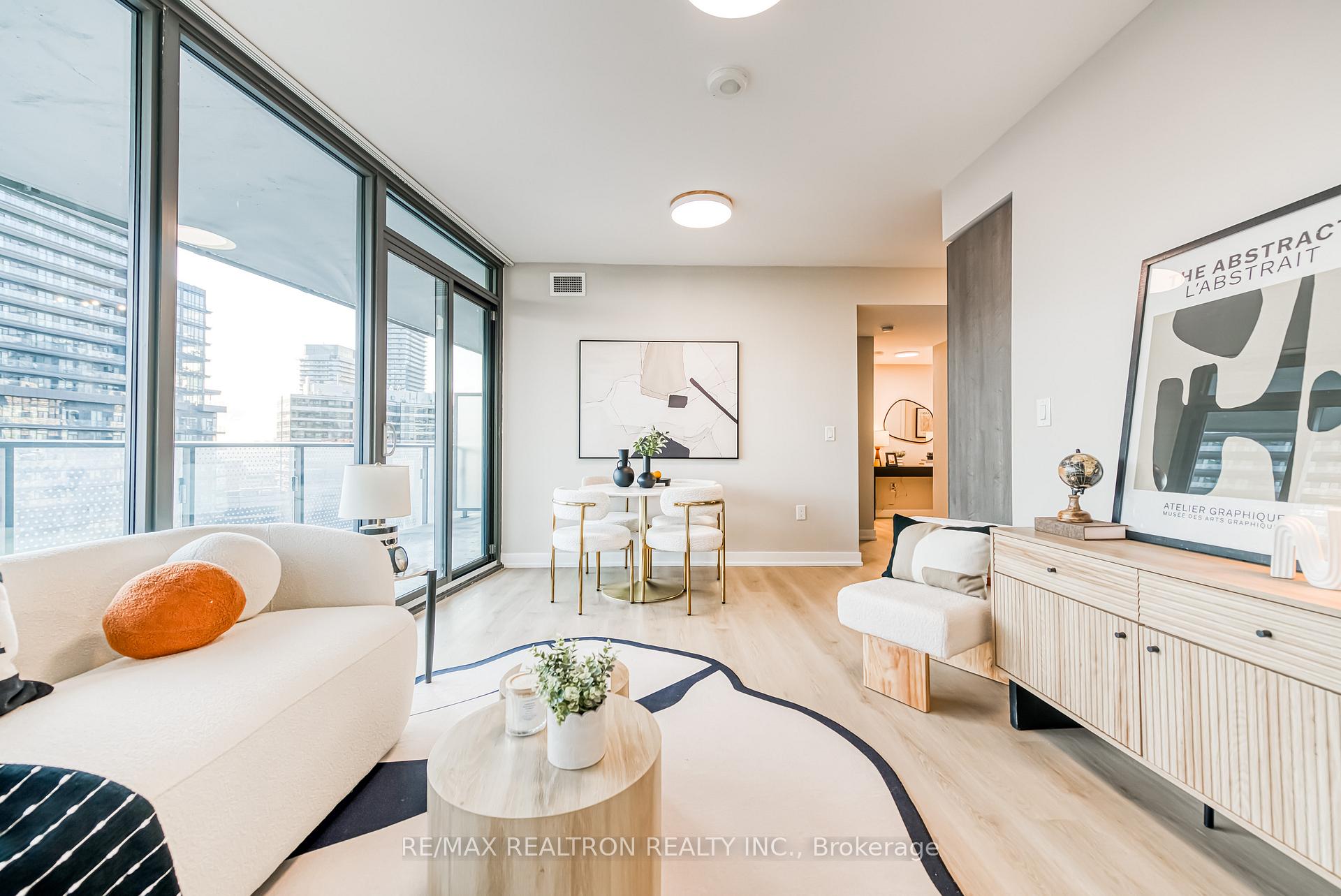 3 Bedrooms Condo at 11 Wellesley, Toronto For sale