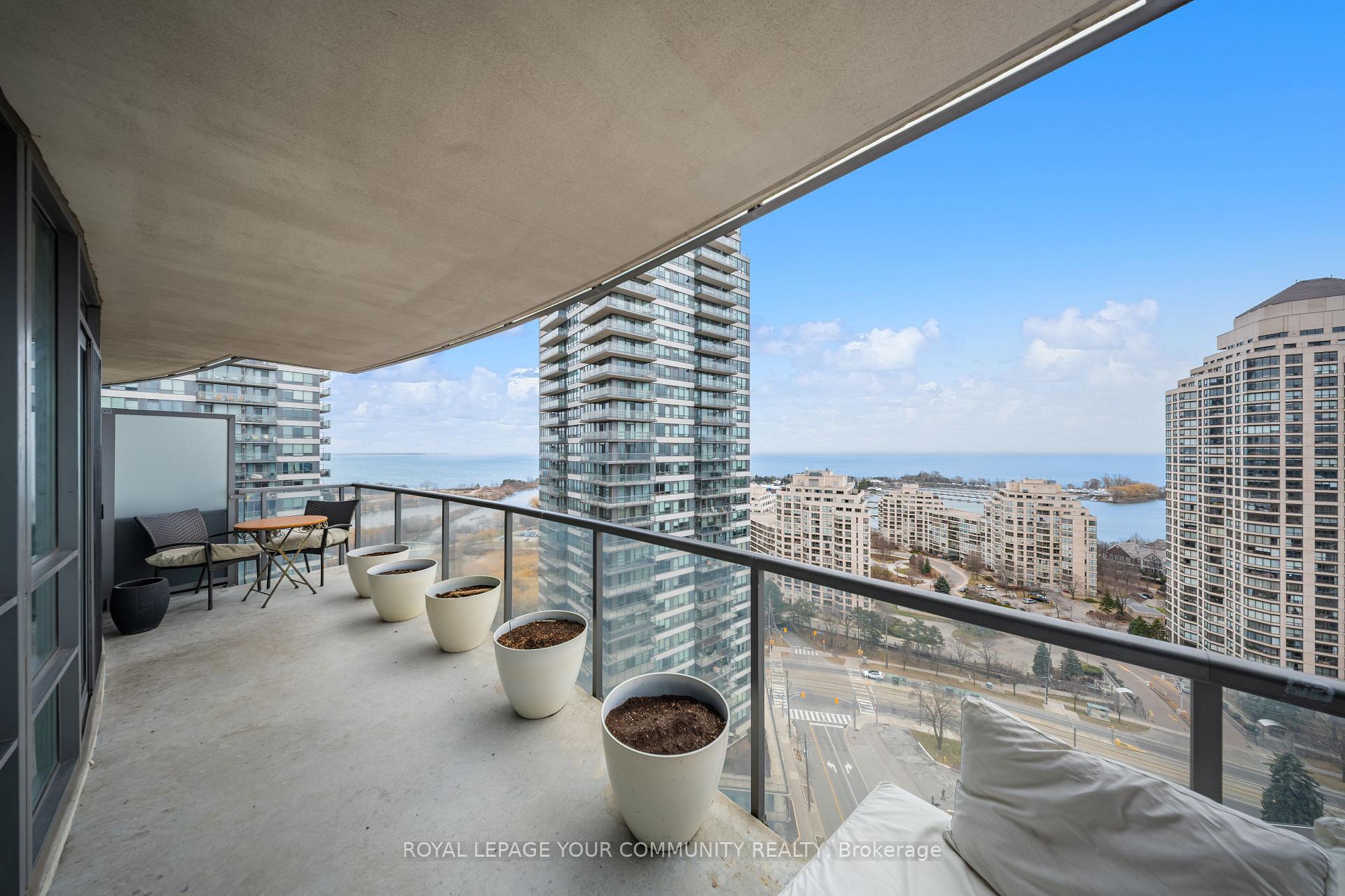 2 Bedrooms Condo at 15 Legion, Toronto For sale