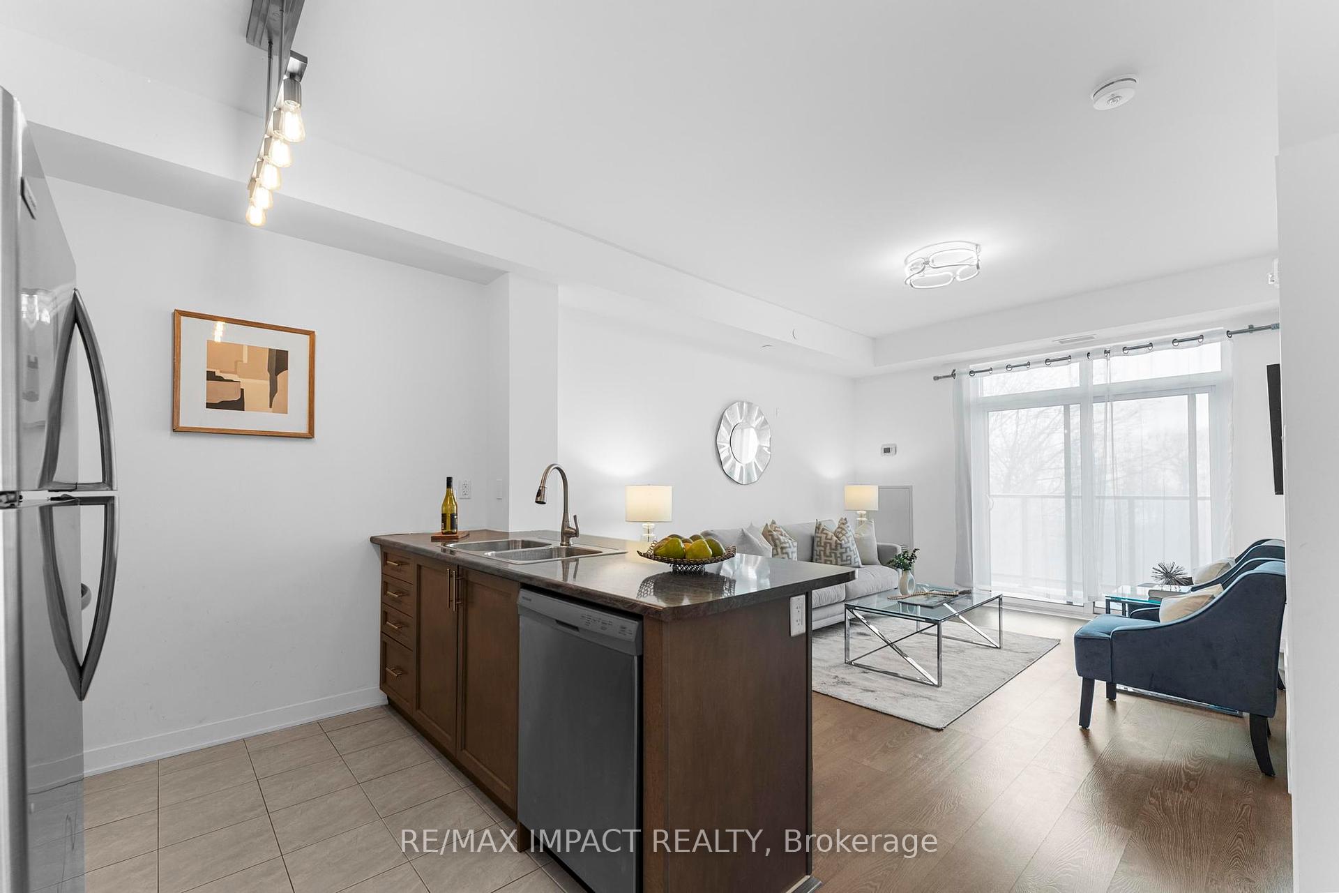 2 Bedrooms Condo at 125 Shoreview,  Hamilton For sale