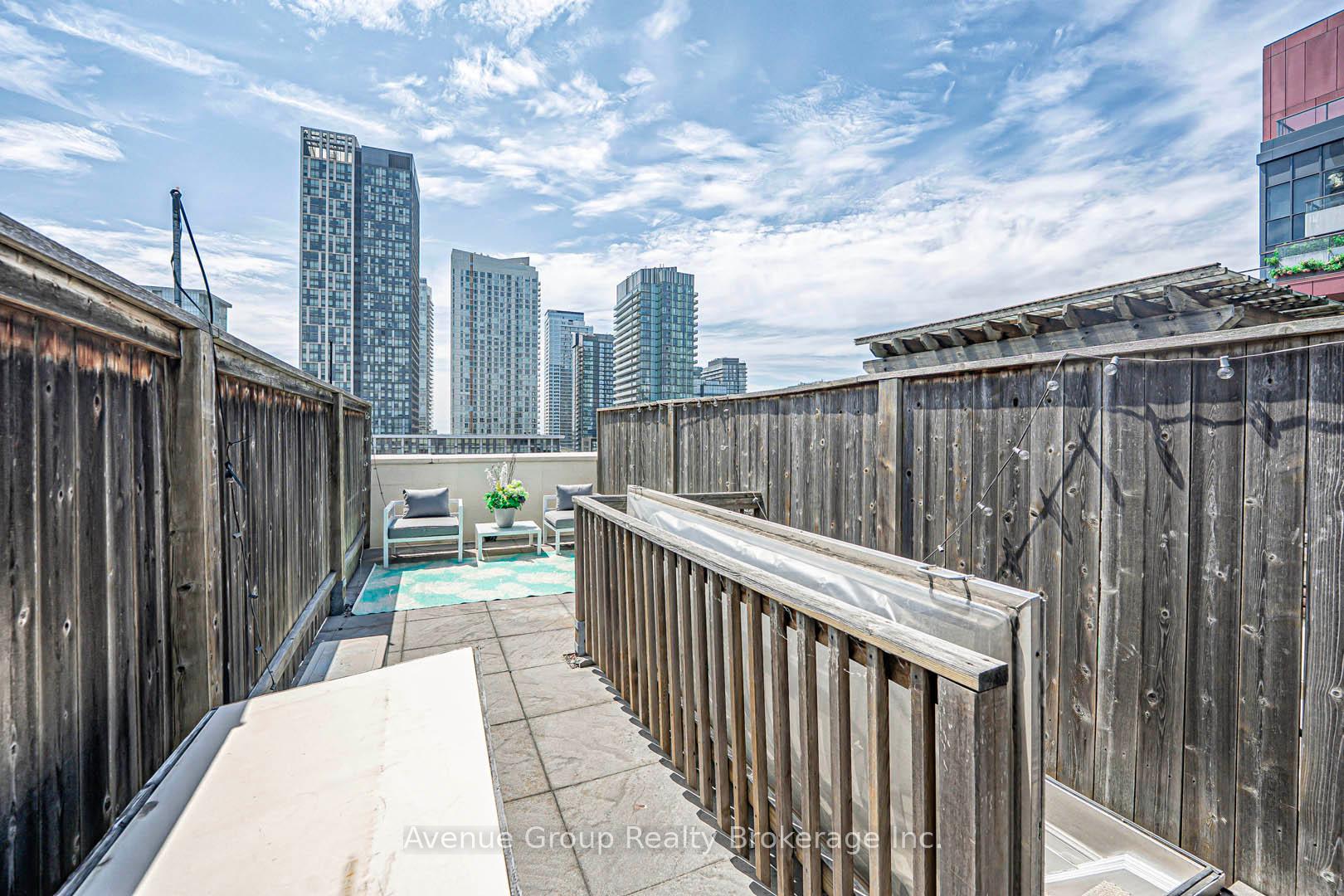 2 Bedrooms Condo at 550 Front, Toronto For sale