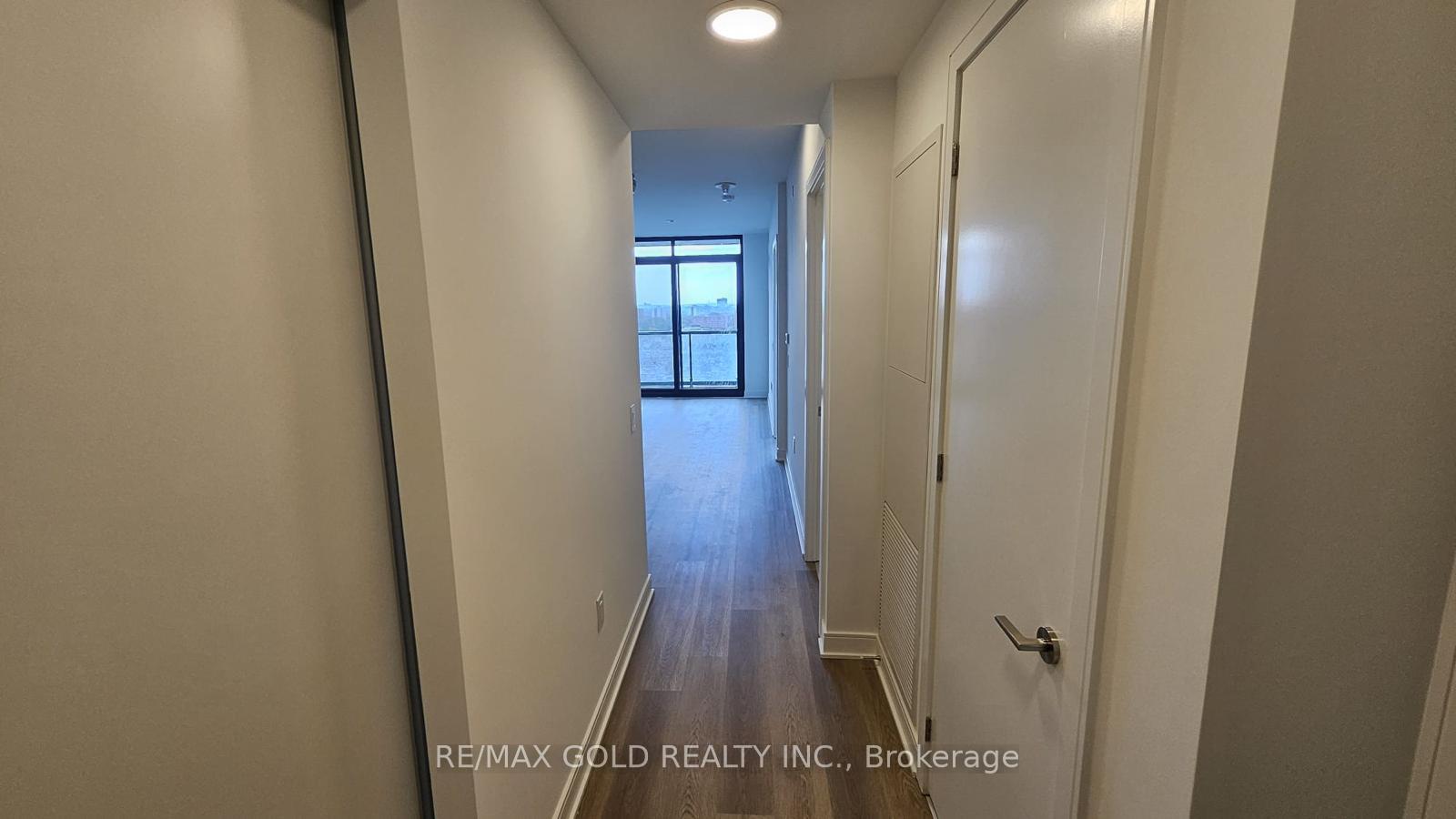 2 Bedrooms Condo at 86 Dundas, Mississauga For sale
