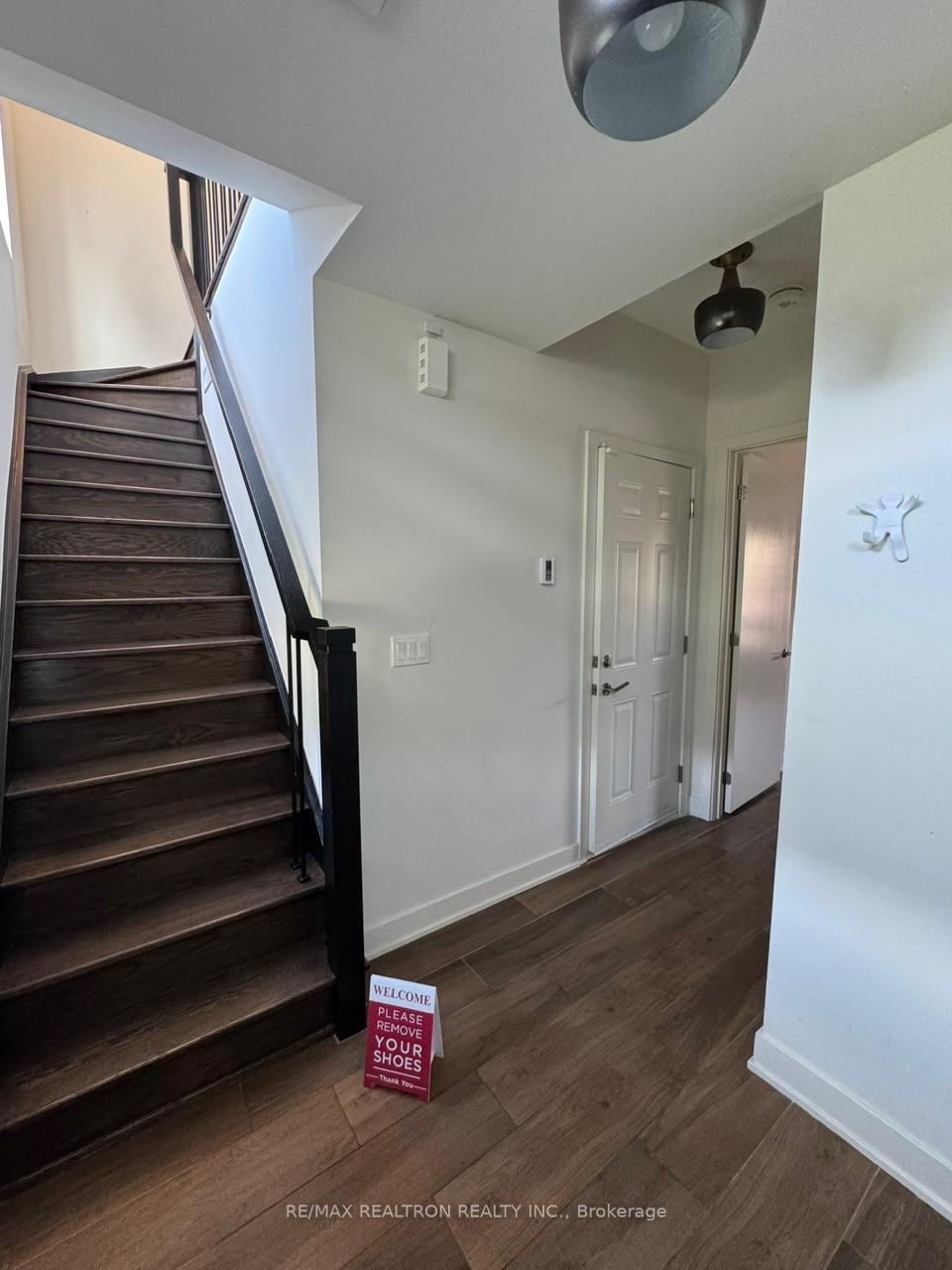 3 Bedrooms Condo at 25 Sonic, Toronto For sale