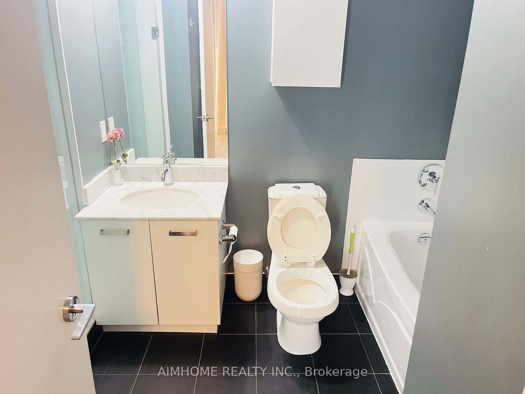 832 Bay Street, #2405