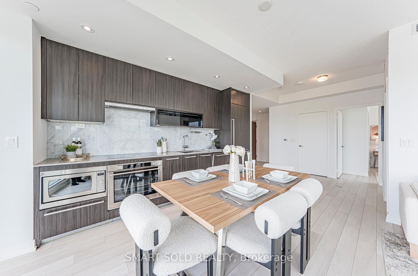 2 Bedrooms Condo at 117 Mcmahon, Toronto For sale