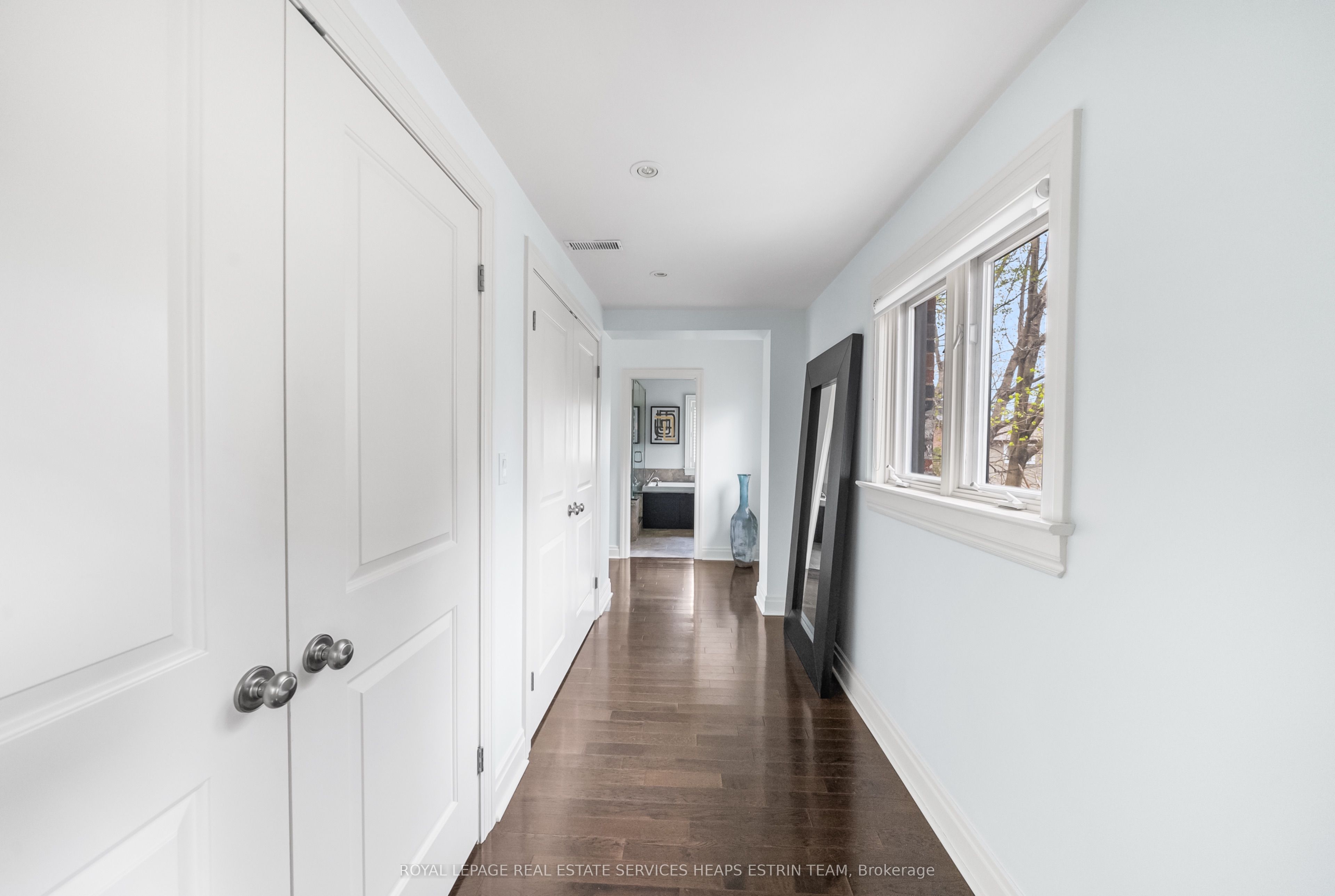 52 Fleming Crescent, Toronto, ON M4G 2B2