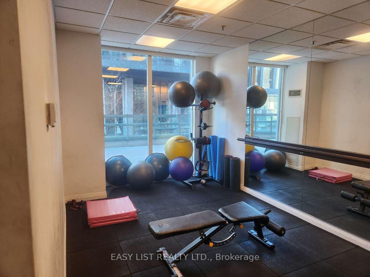 2 Bedrooms Condo at 51 Lower Simcoe, Toronto For sale