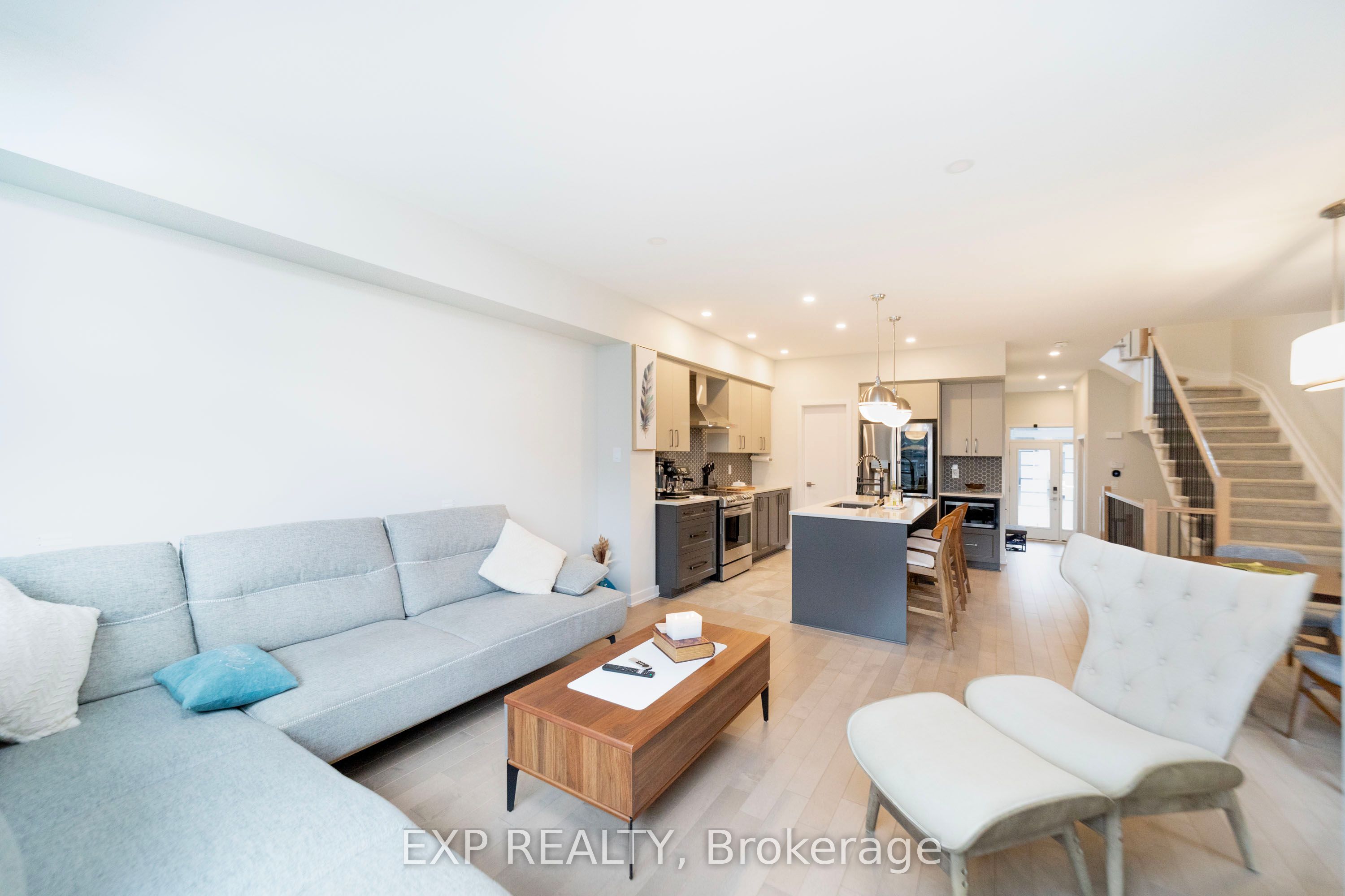 230 FINSBURY Avenue, Stittsville - Munster - Richmond 8203 - Stittsville (South)