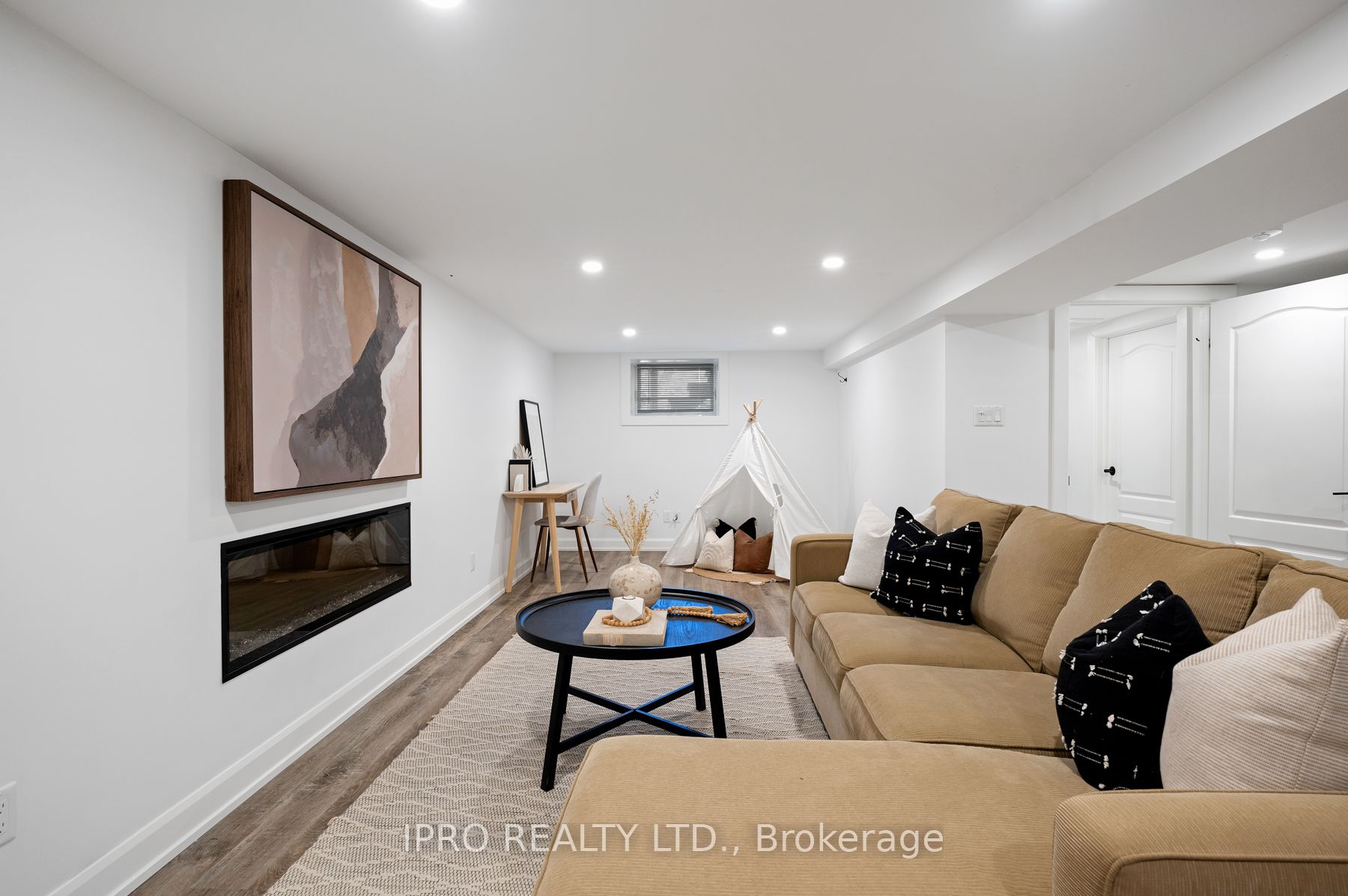 12 Mortimer Avenue