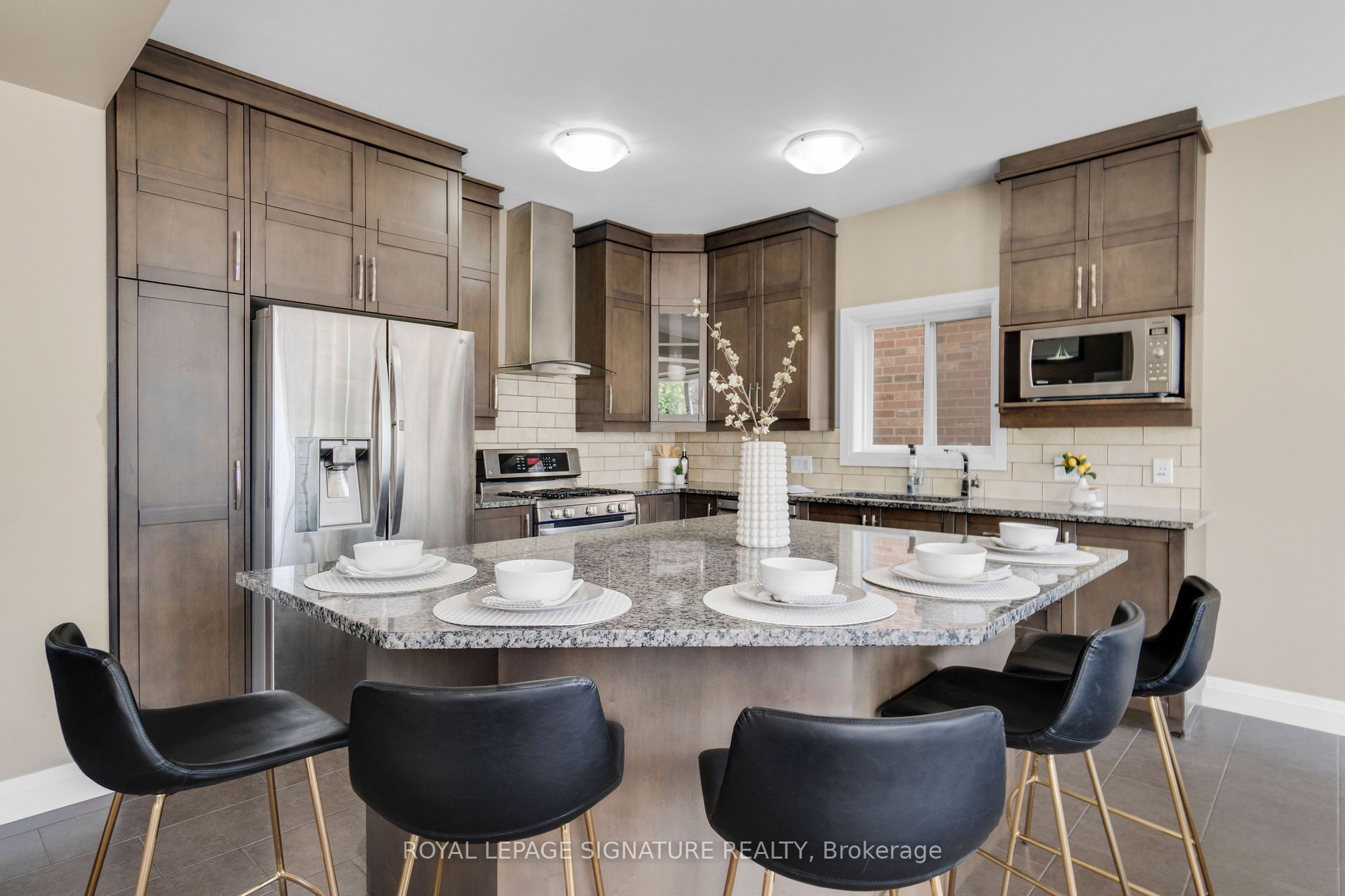 593 Pinery Trail