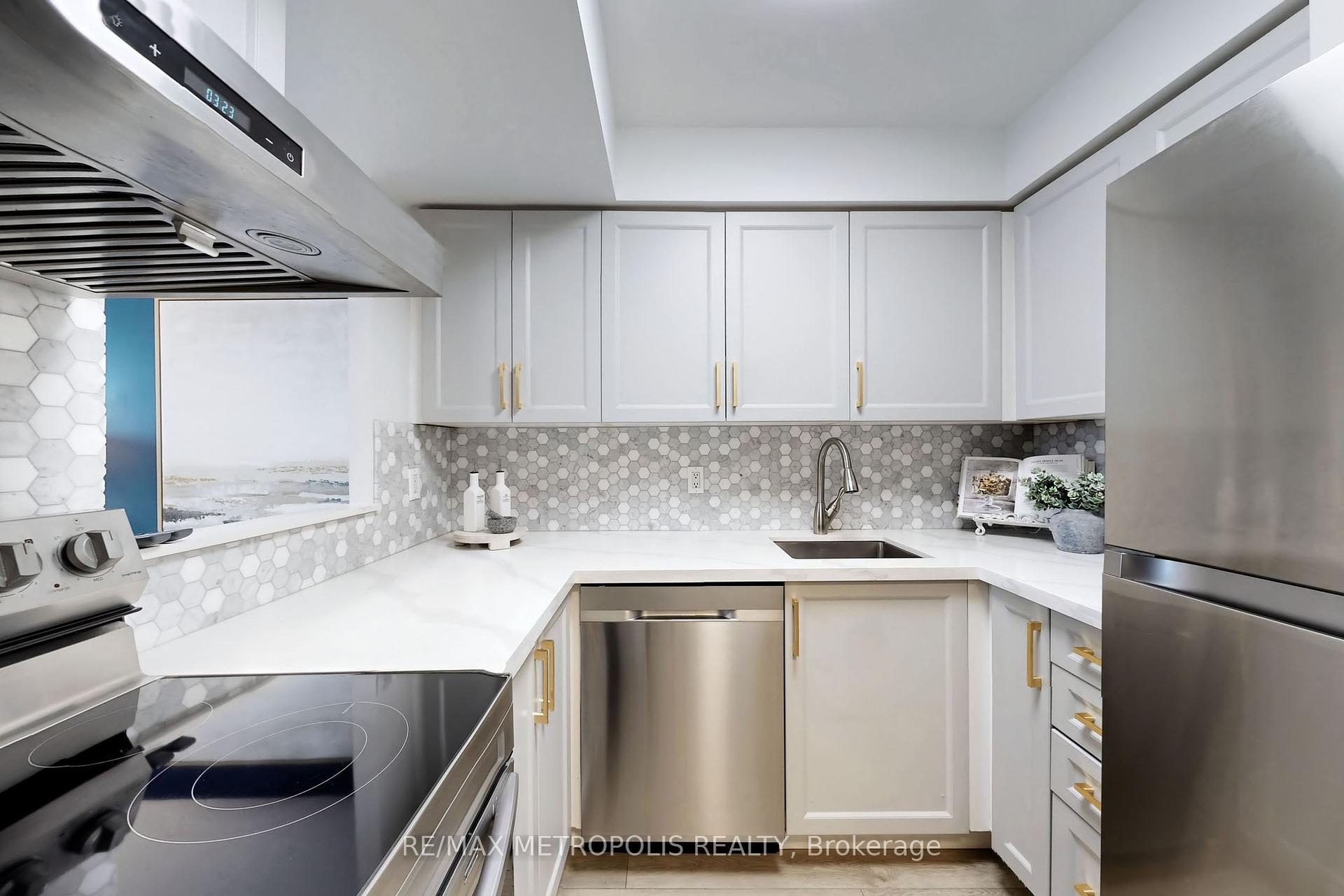 1 Bedroom Condo at 28 Pemberton,  Toronto For sale
