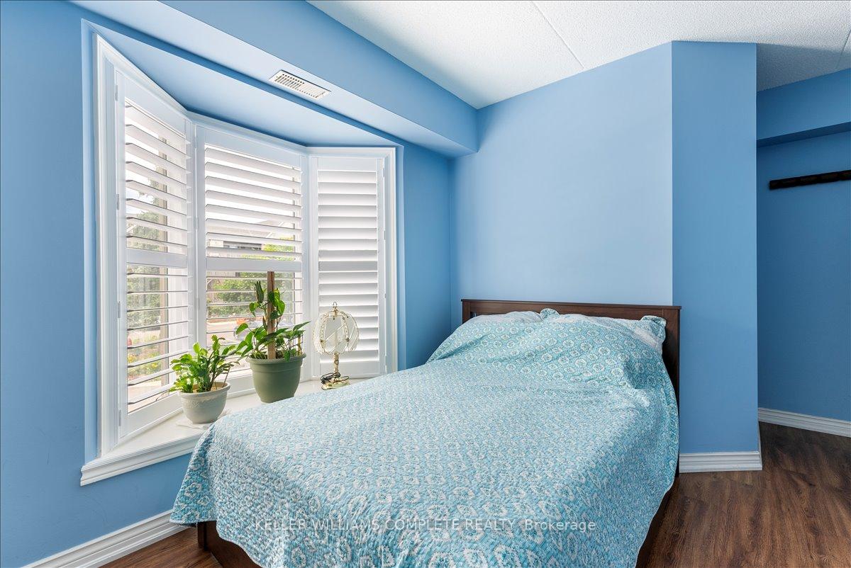 2 Bedrooms Condo at 2010 CLEAVER,  Burlington For sale