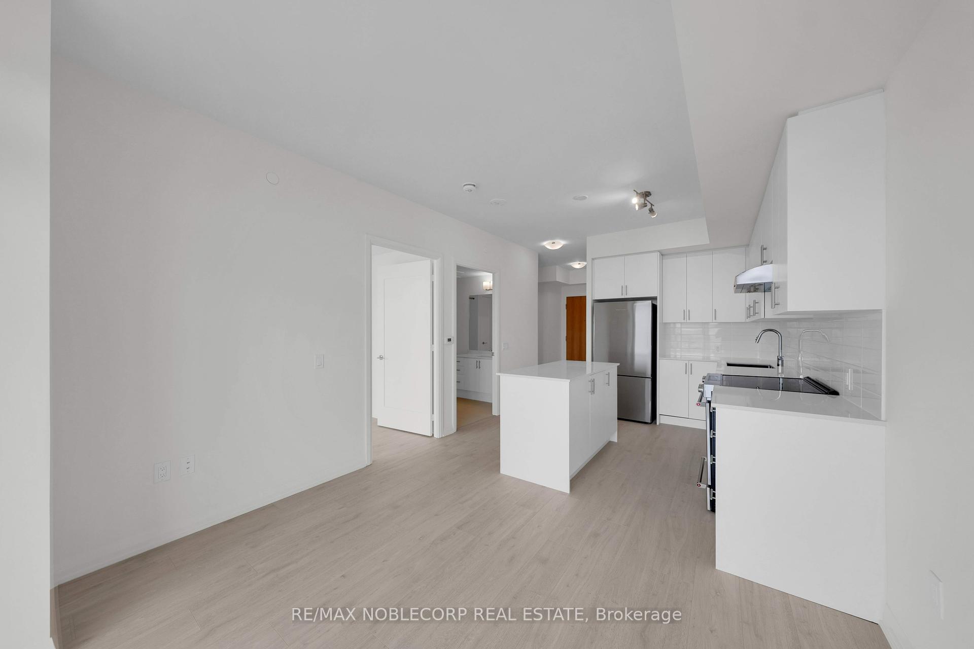 1 Bedroom Co-op at 8960 Jane, Vaughan For sale