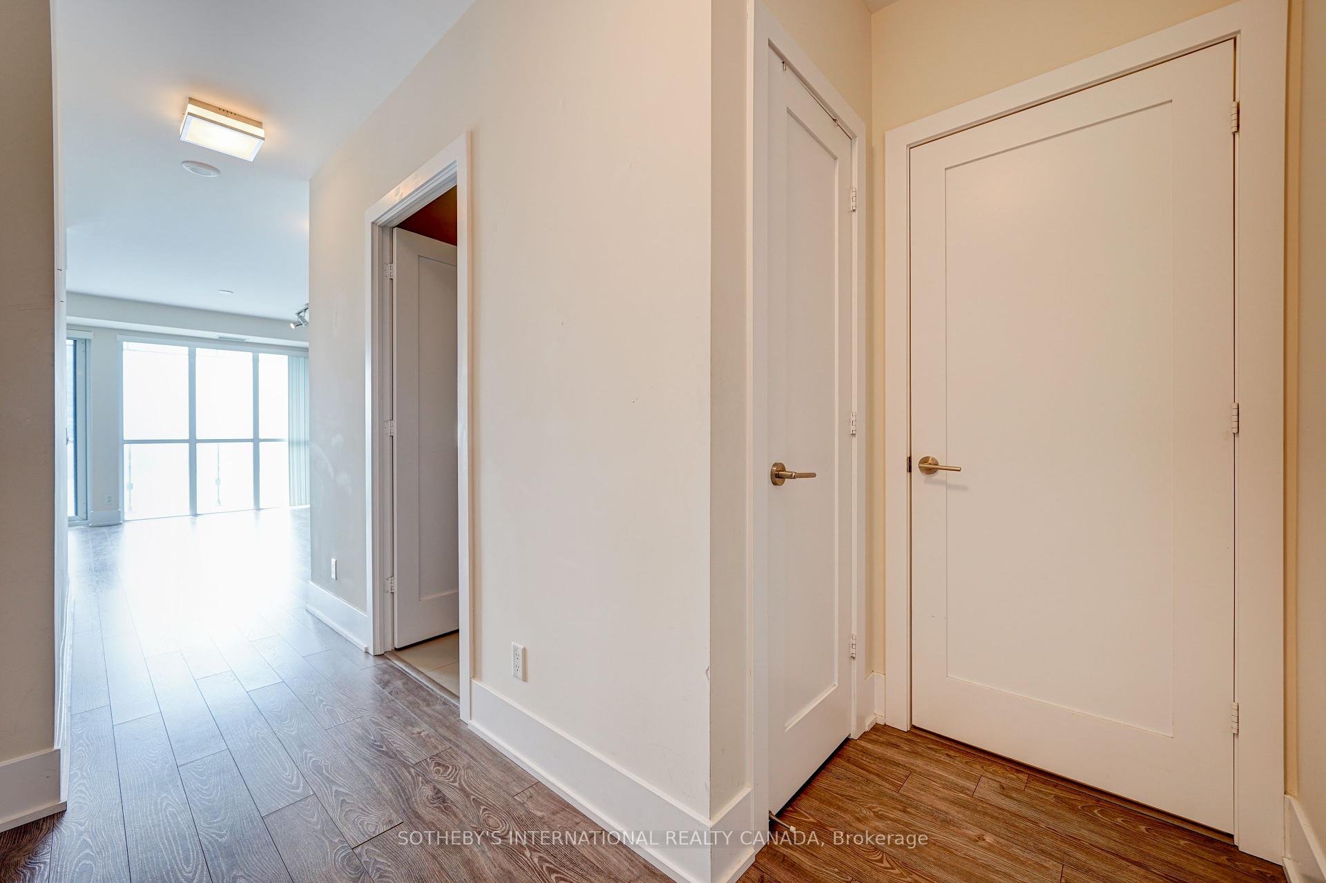 2 Bedrooms Condo at 300 Front, Toronto For sale