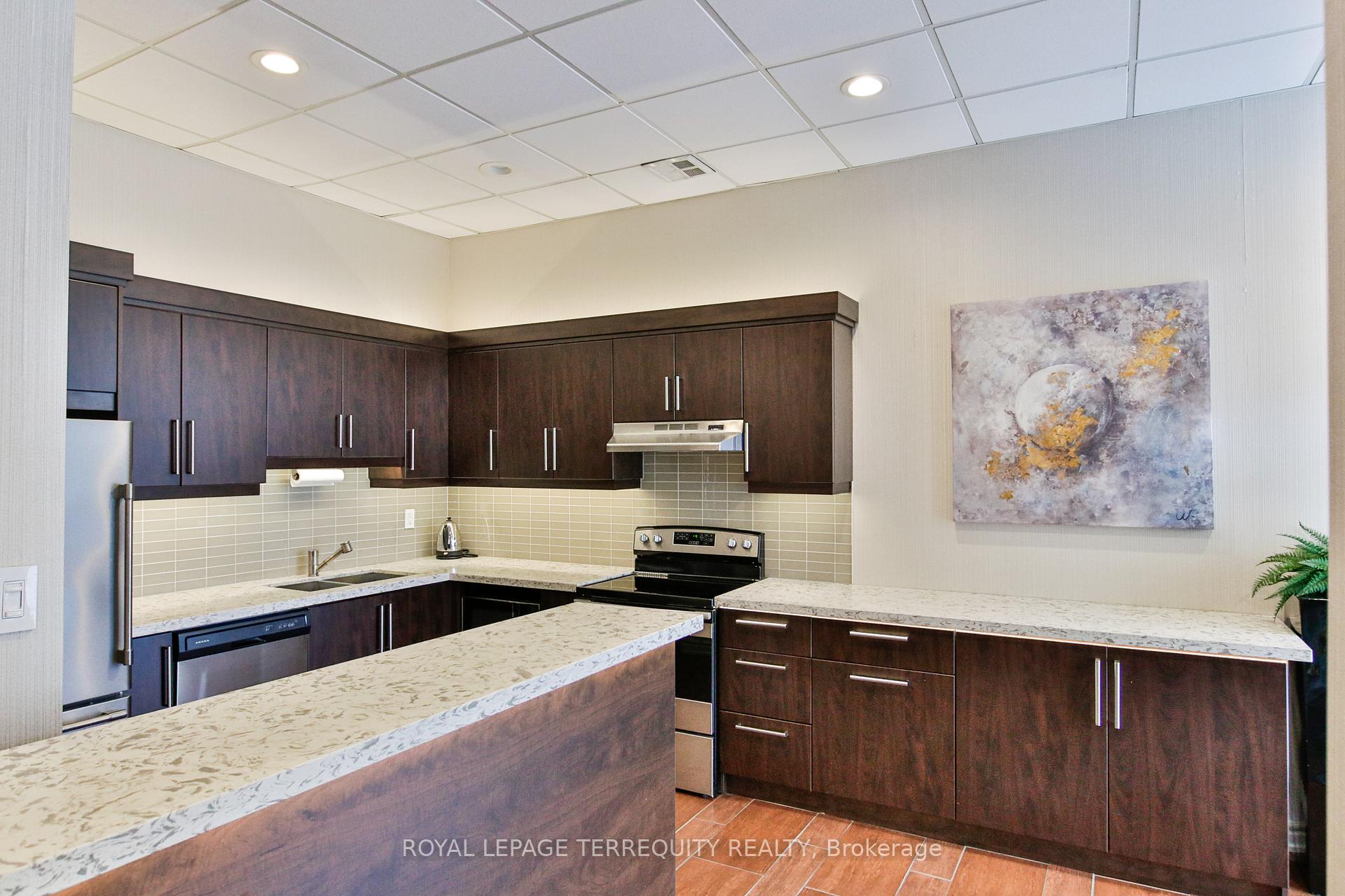 2 Bedrooms Condo at 75 Wynford Heights, Toronto For sale