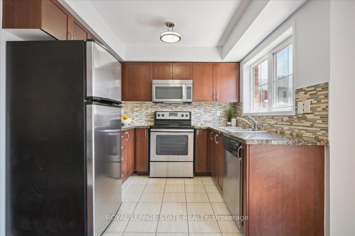 2 Bedrooms Condo at 2450 Post, Oakville For sale