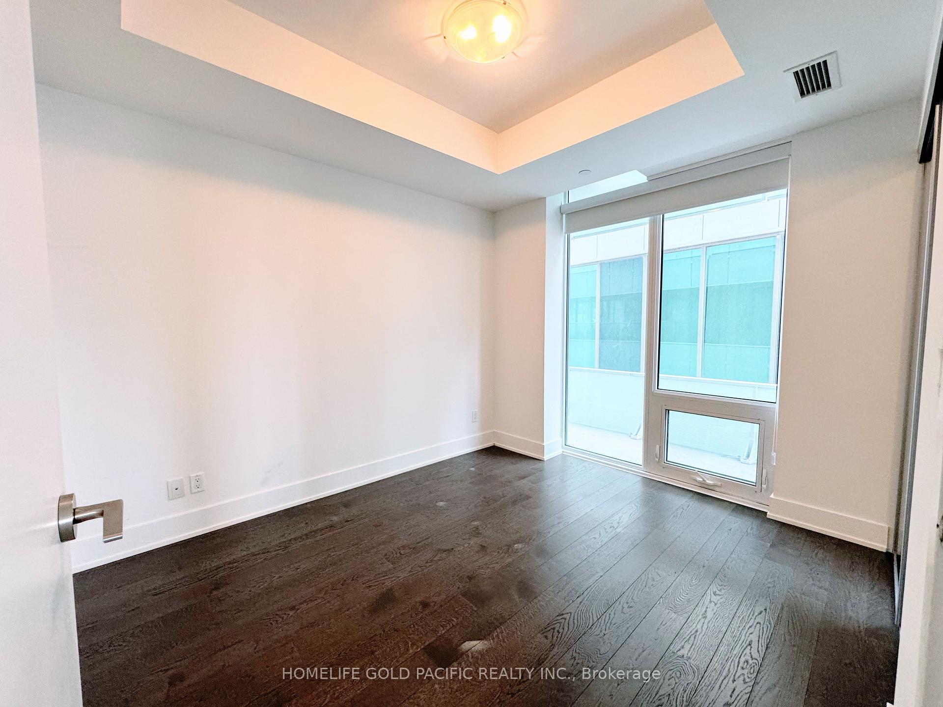 2 Bedrooms Condo at 200 Bloor, Toronto For sale