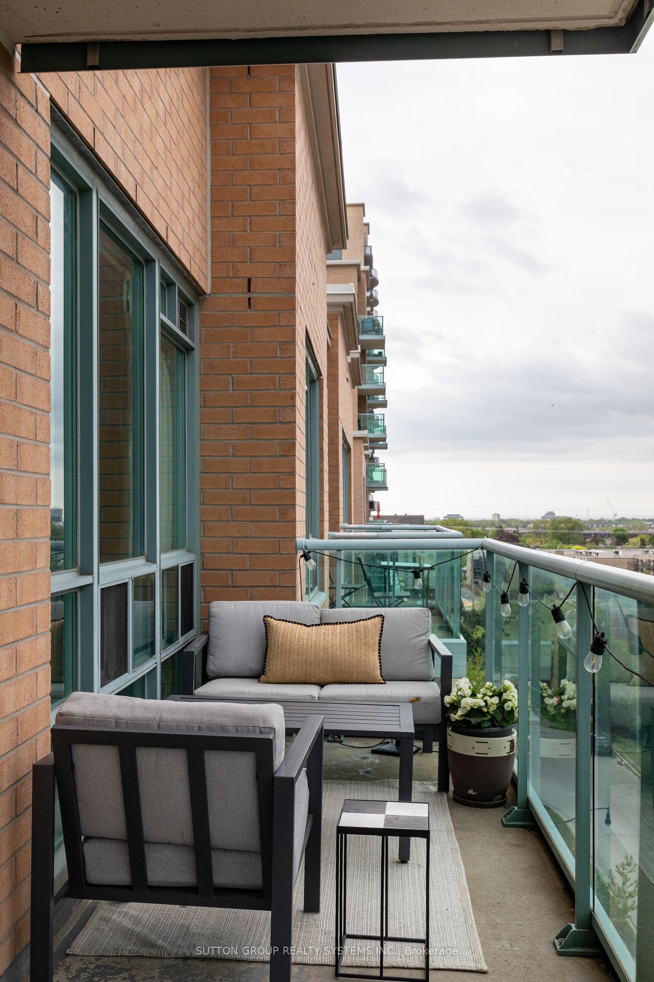 1 Bedroom Condo at 11 Michael Power, Toronto For sale