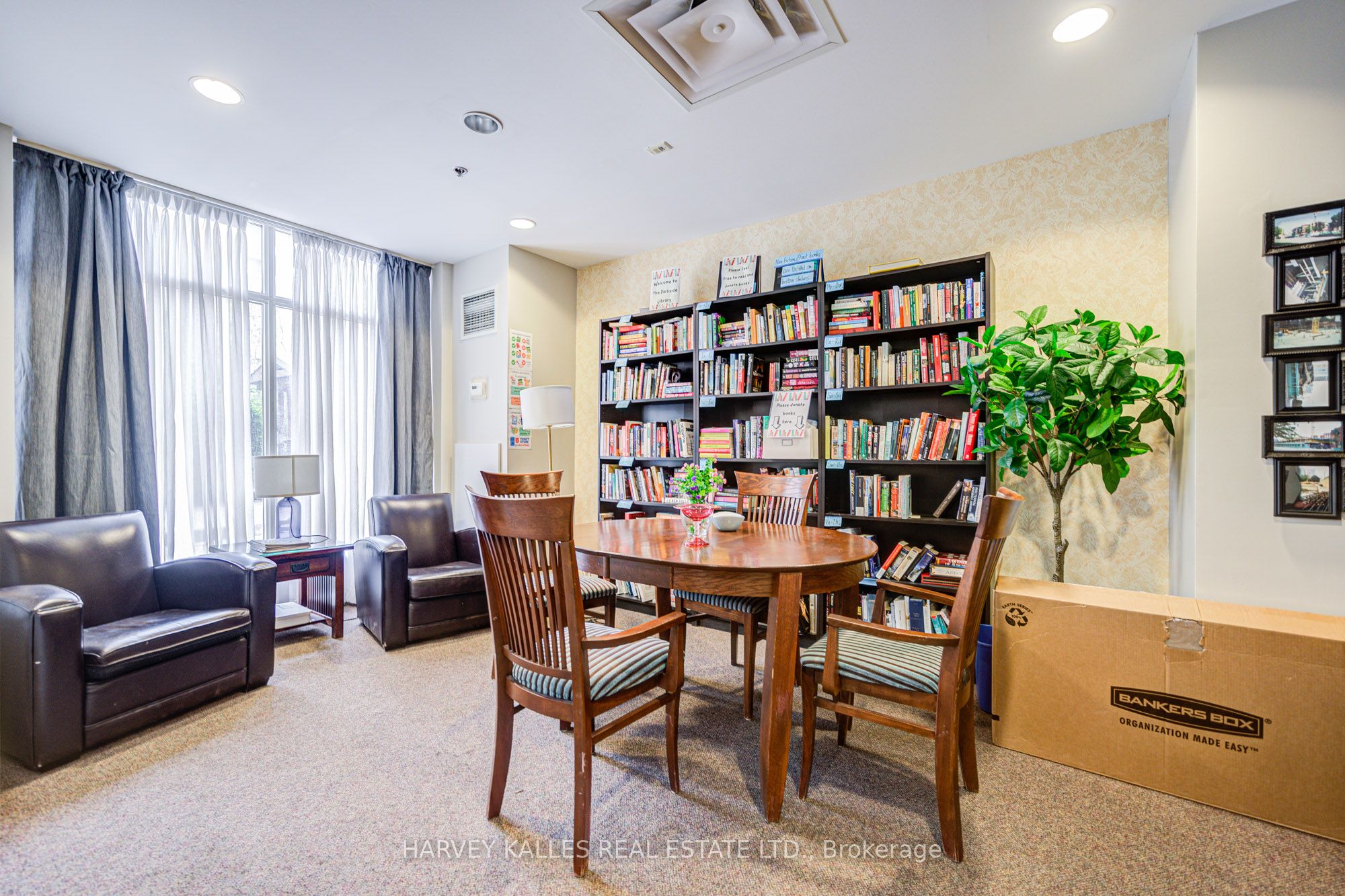 245 Davisville Avenue, #LPH01