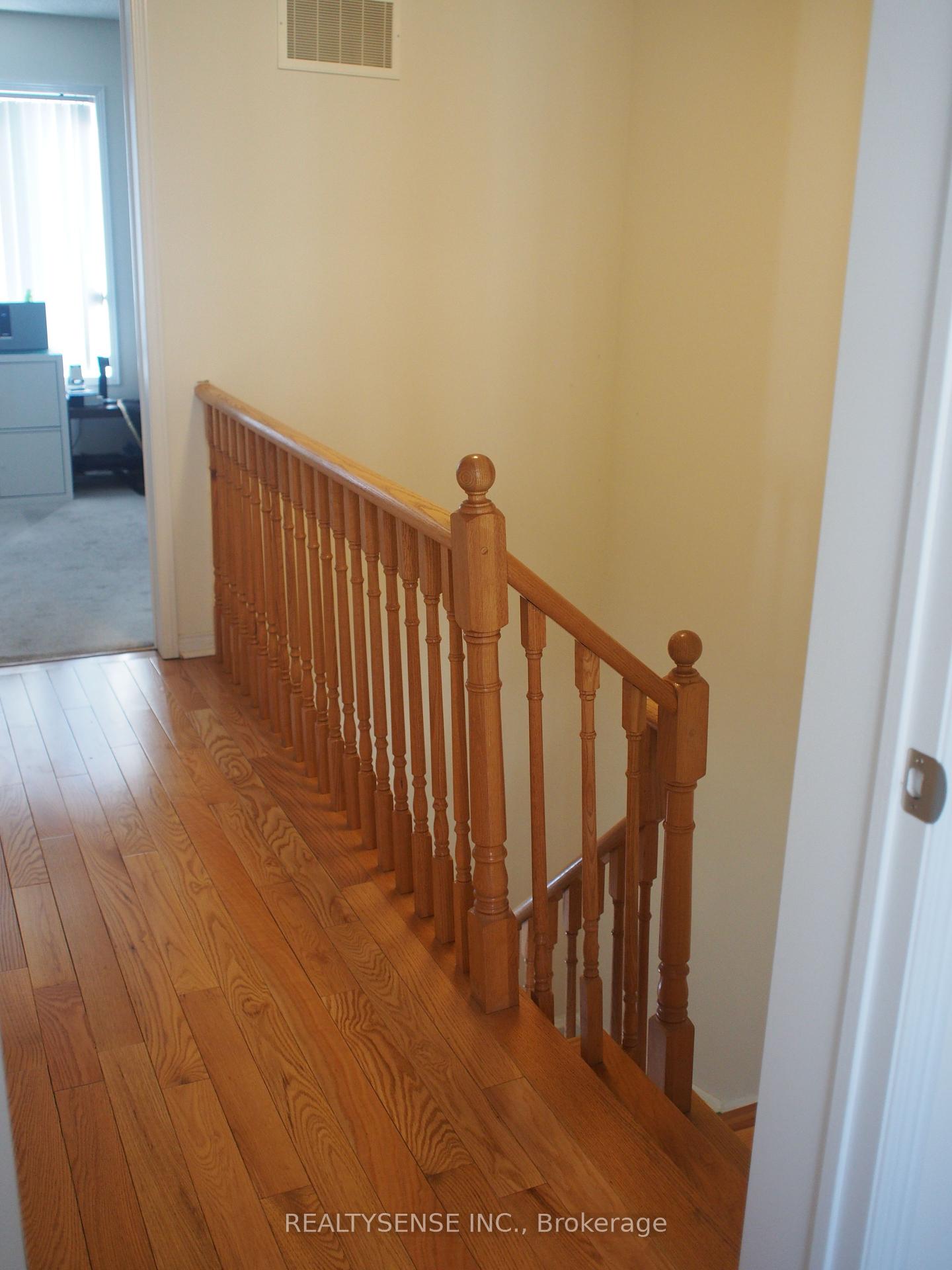 2 Bedrooms Condo at 5035 Oscar Peterson,  Mississauga For sale