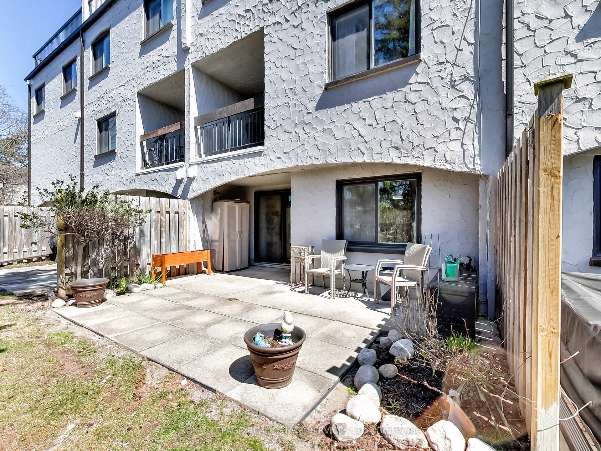 3 Bedrooms Condo at 1008 Falgarwood,  Oakville For sale